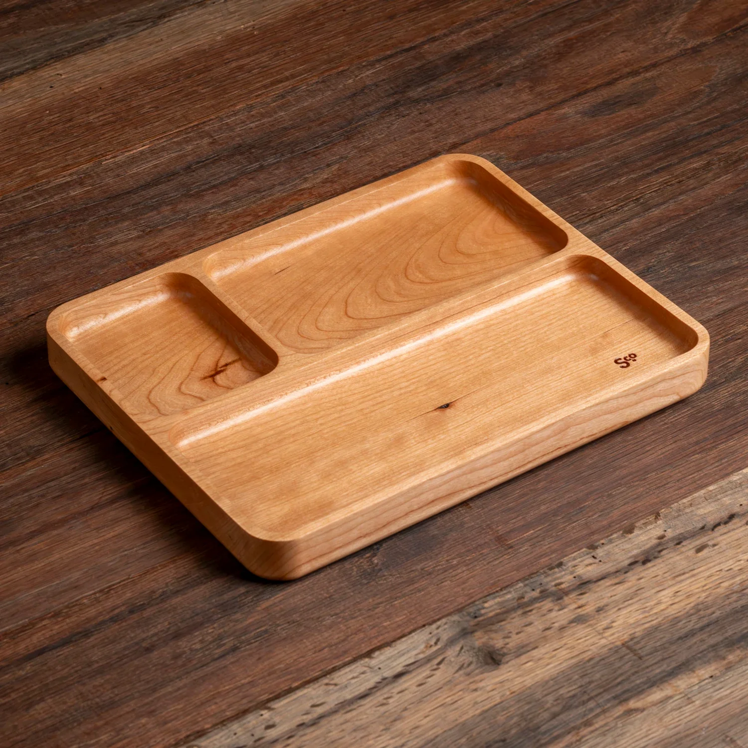 1337-cherry-wooden-valet-1.webp