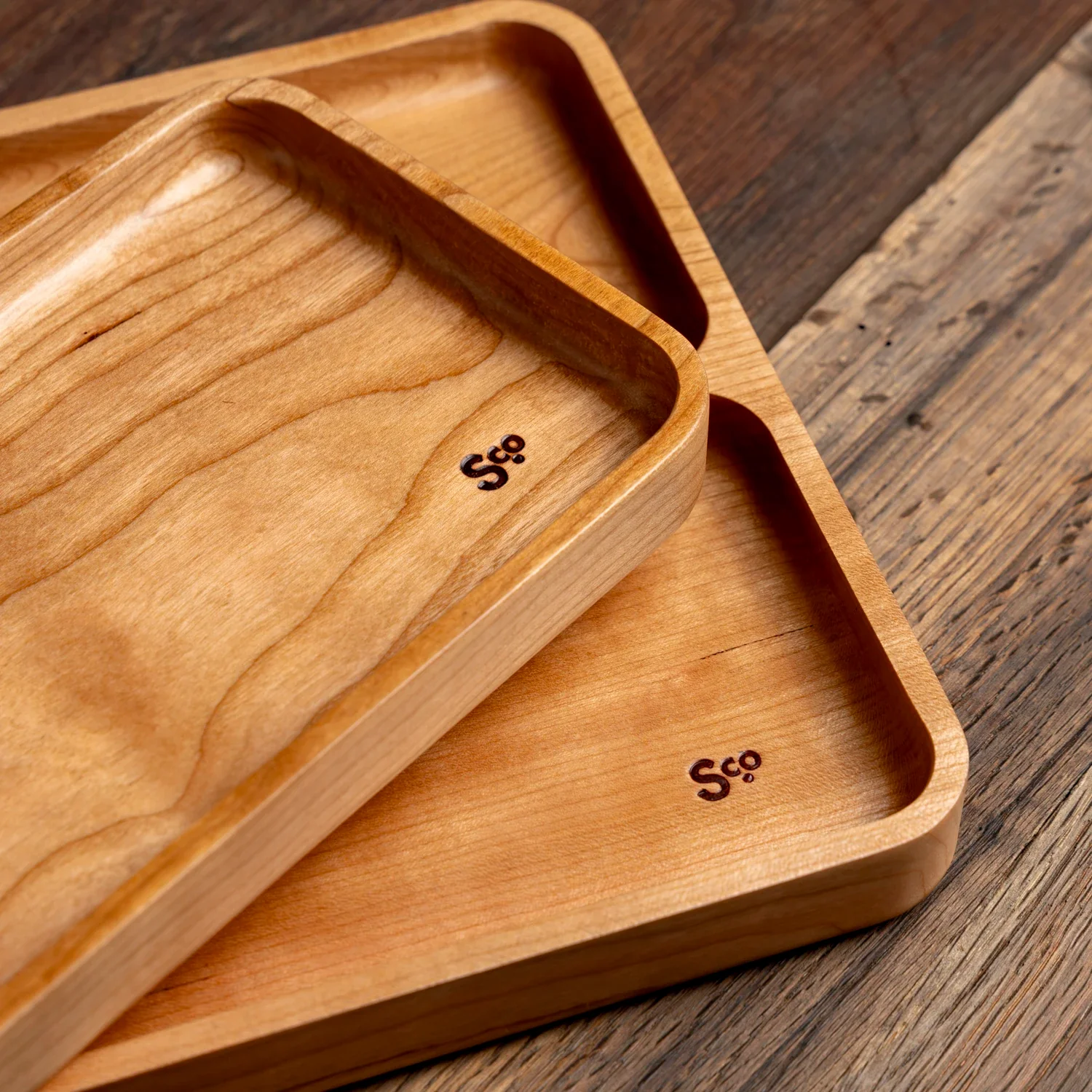 1337-cherry-wooden-valet-1.webp