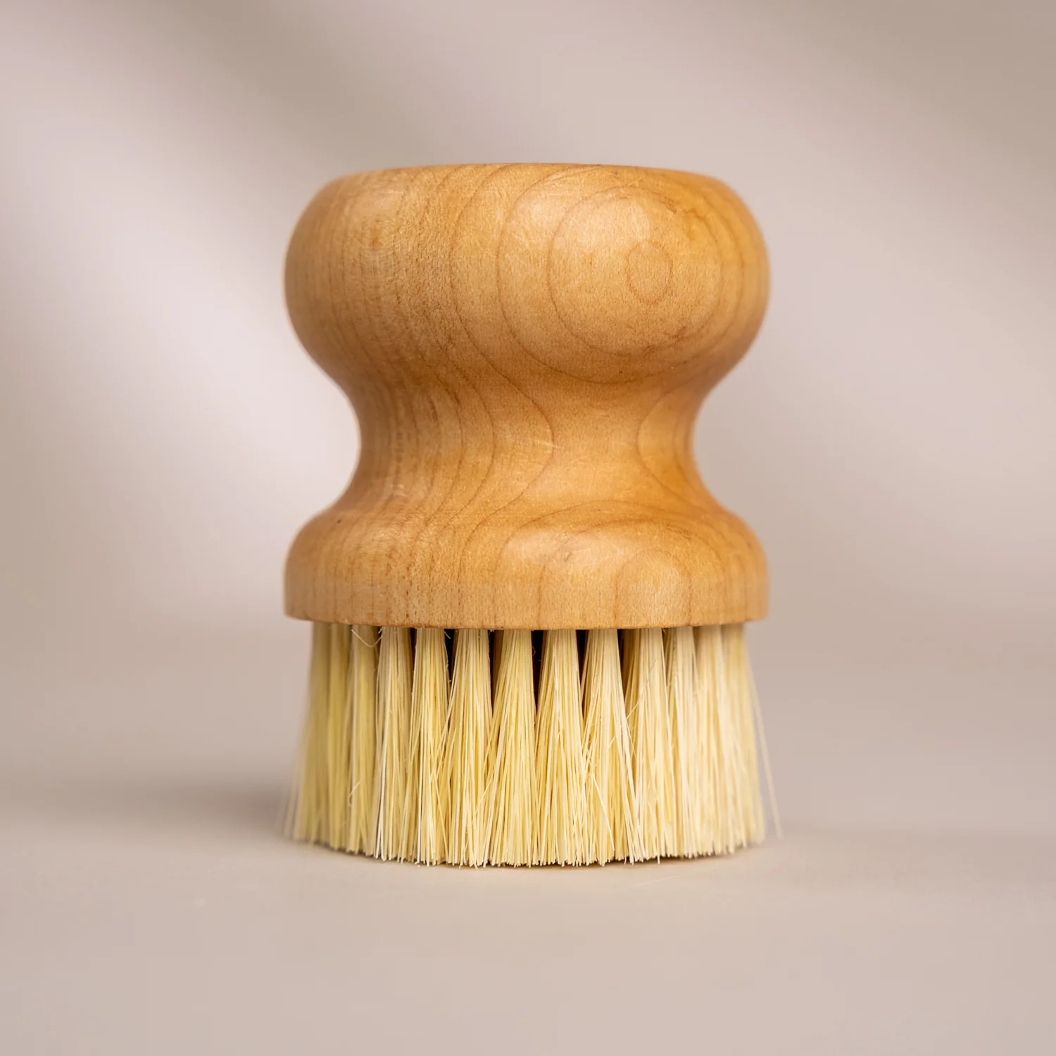 1360-clark-s-round-scrub-brush-1.webp