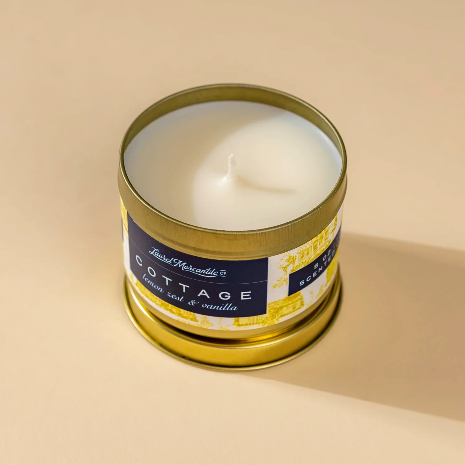1374-cottage-5-oz-candle-1.webp