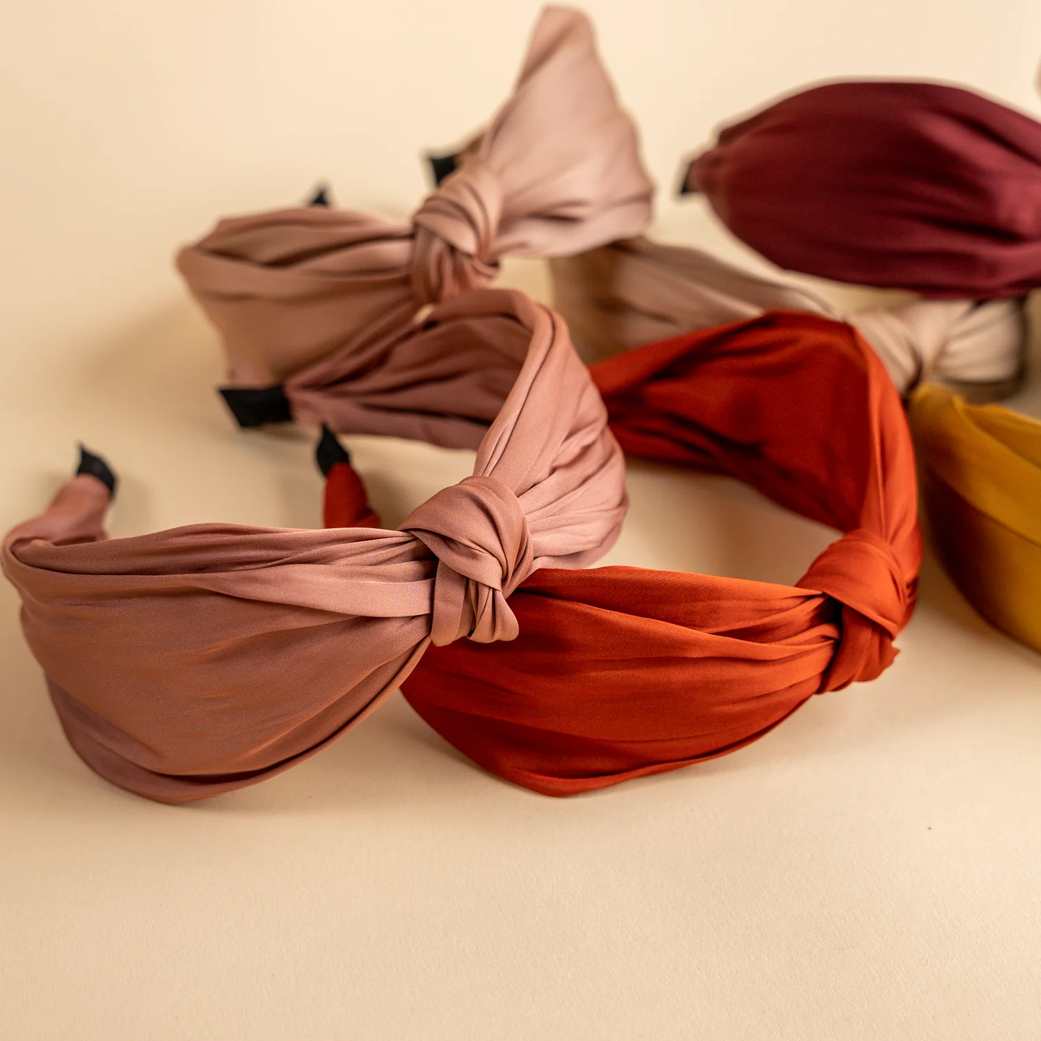 1498-erin-s-solid-top-knot-headband-1.webp