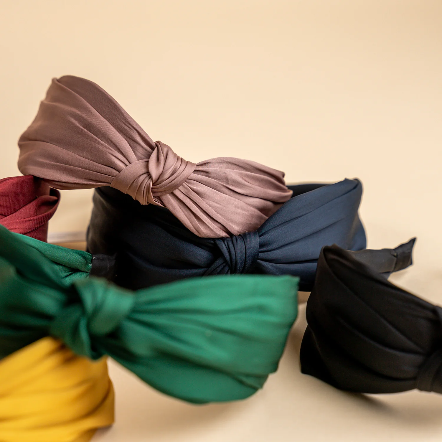 1498-erin-s-solid-top-knot-headband-1.webp