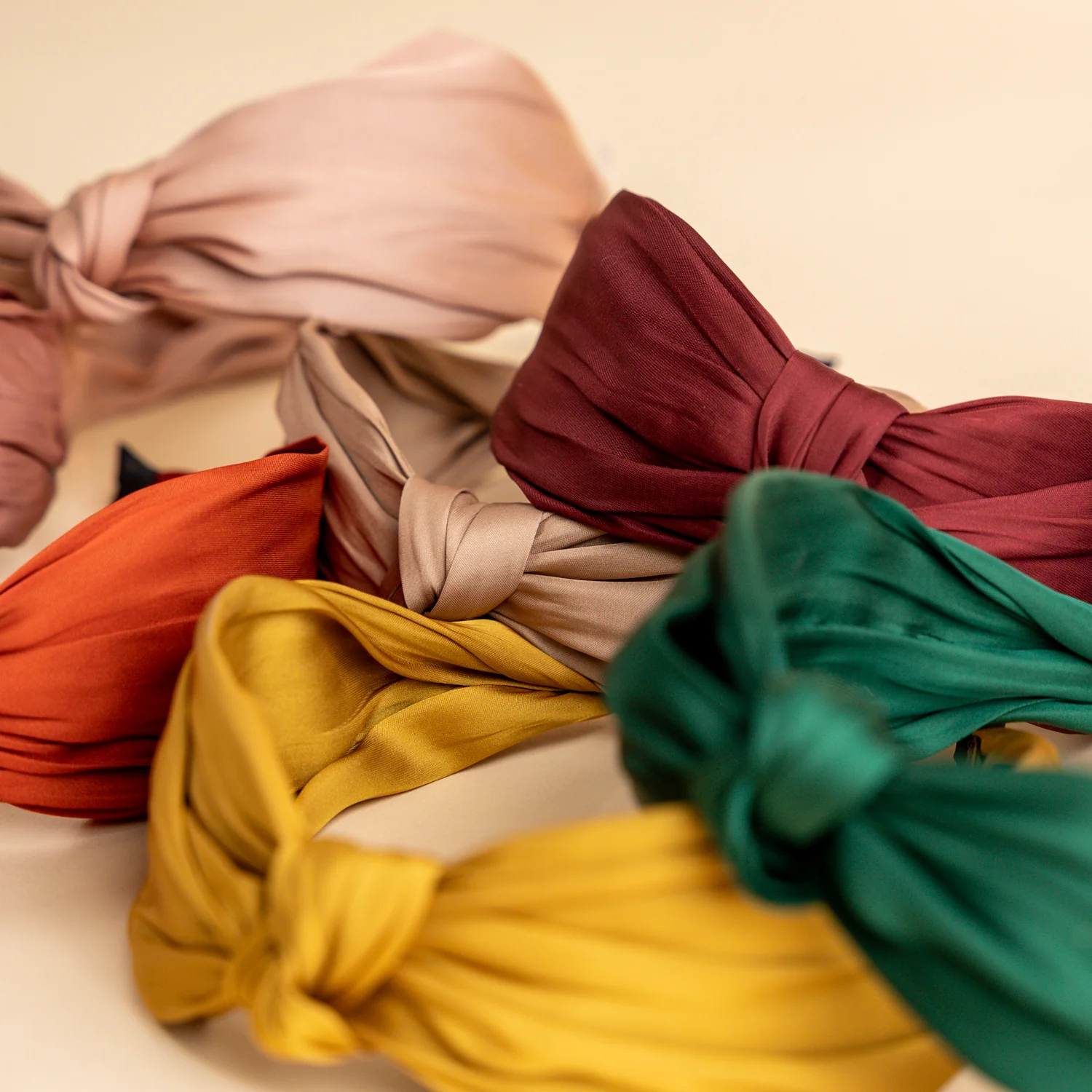 1498-erin-s-solid-top-knot-headband-1.webp