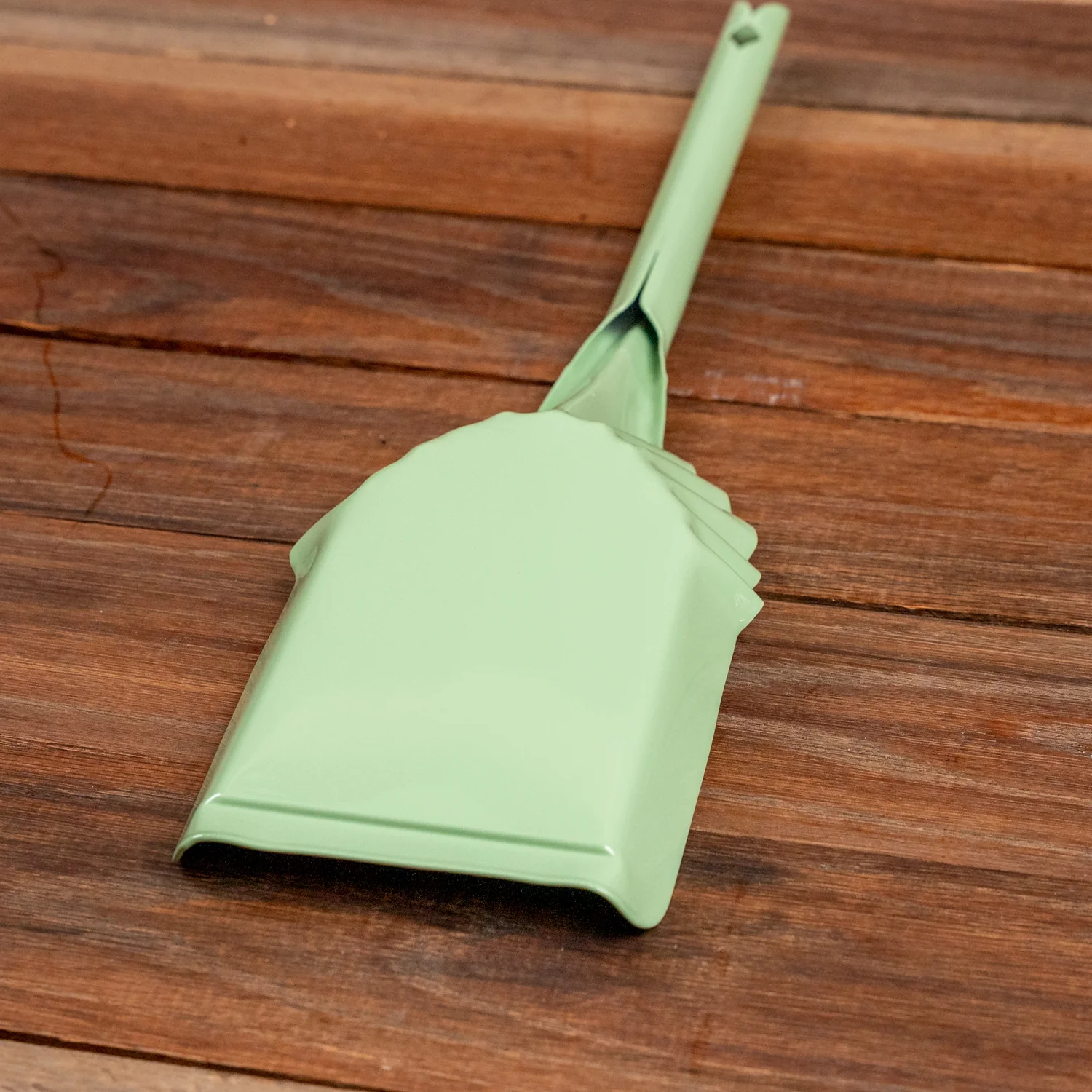 1566-fire-shovel-1.webp