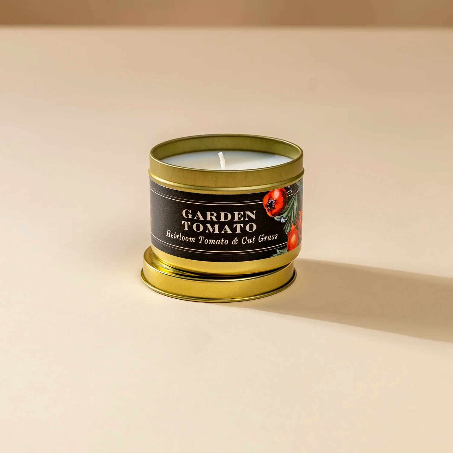 1611-garden-tomato-5-oz-candle-1.webp