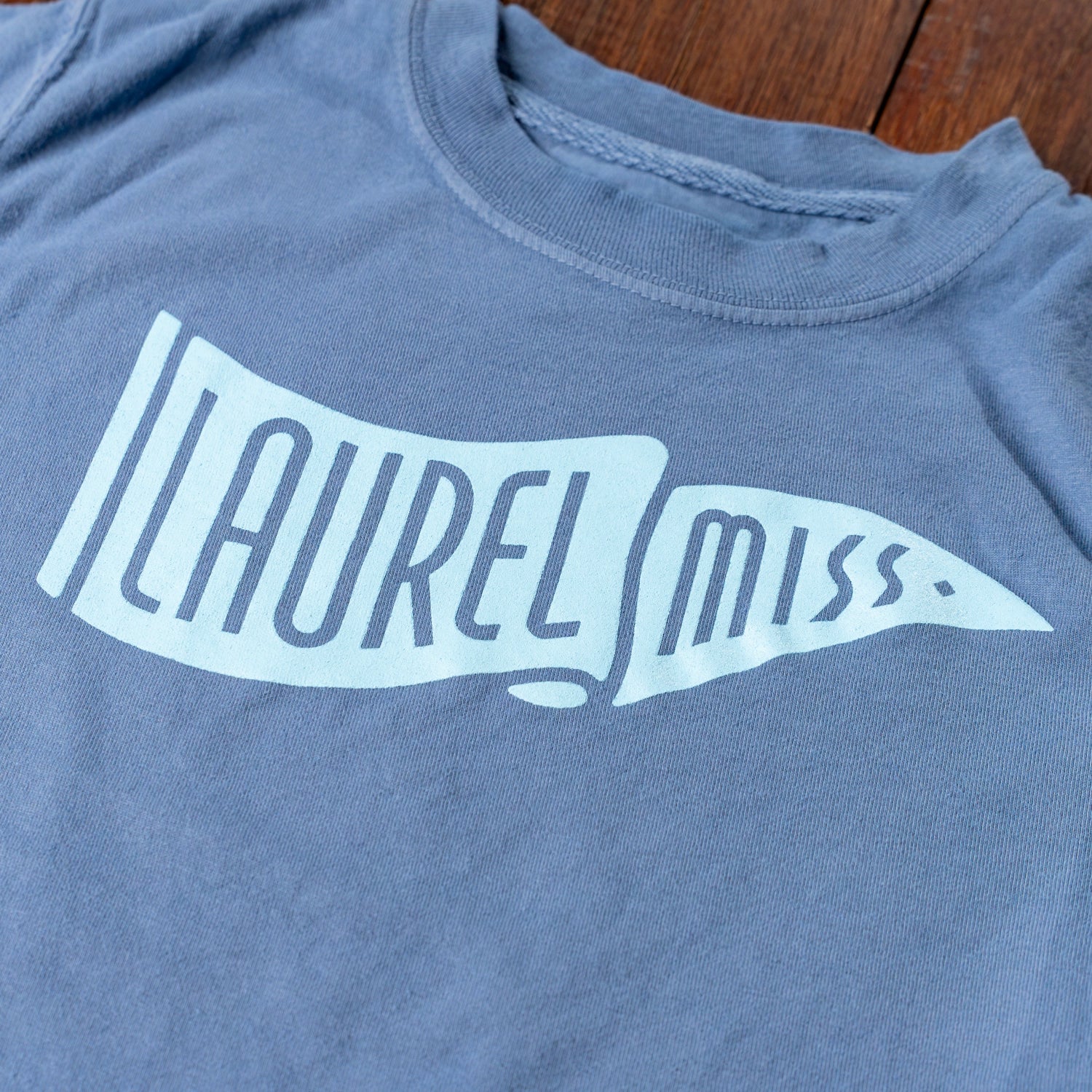 1880-laurel-pennant-youth-t-shirt-1.webp