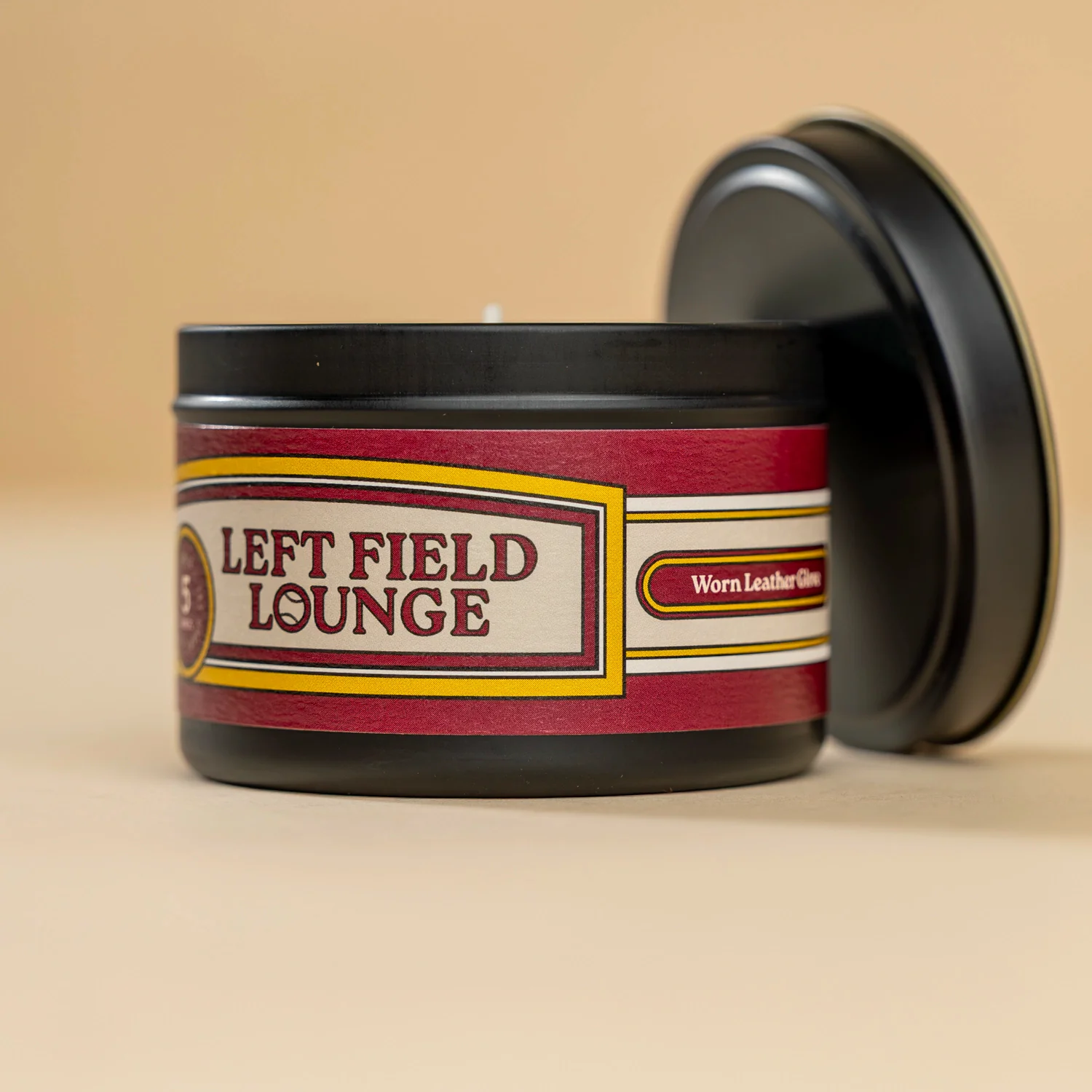1914-left-field-lounge-5-oz-candle-1.webp