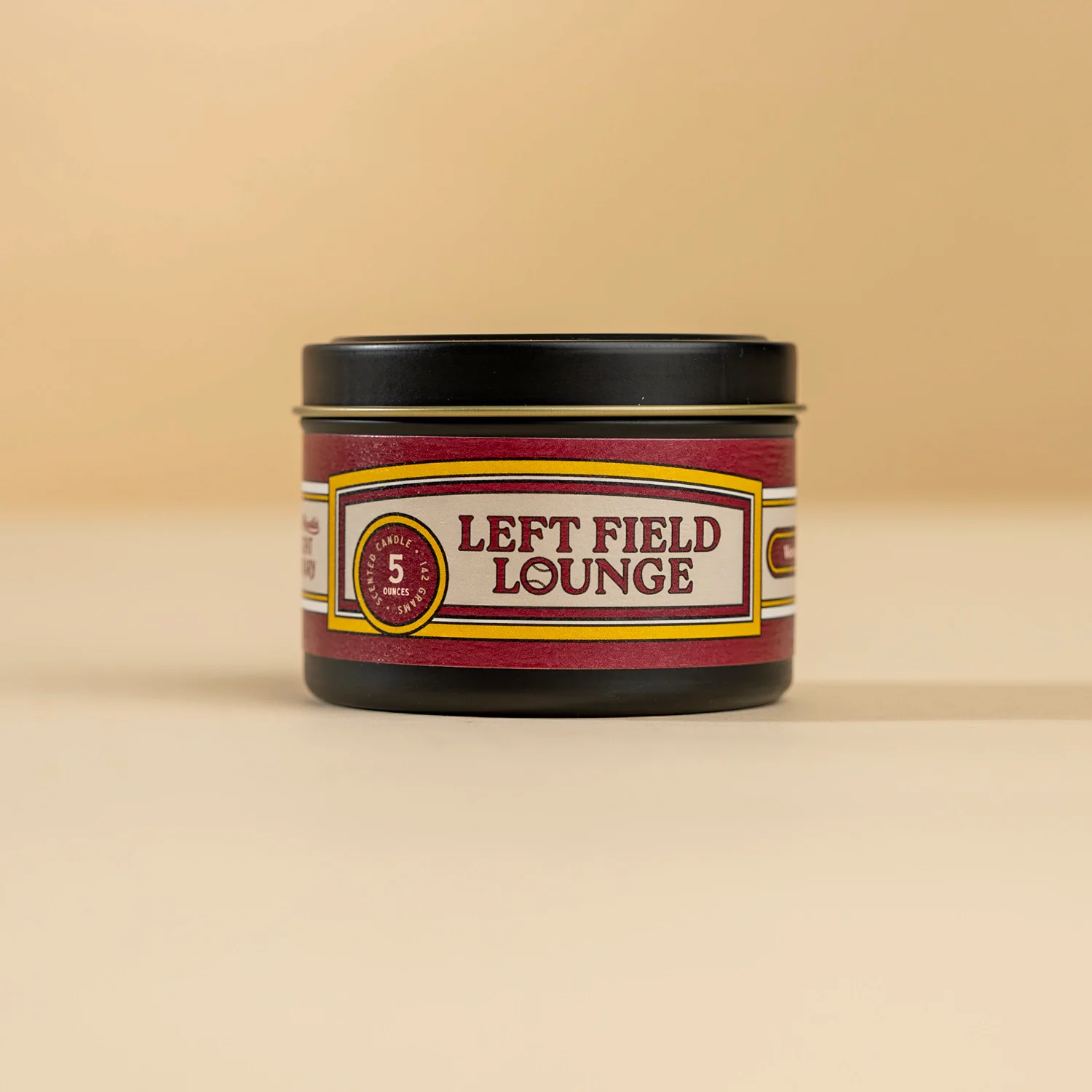 1914-left-field-lounge-5-oz-candle-1.webp
