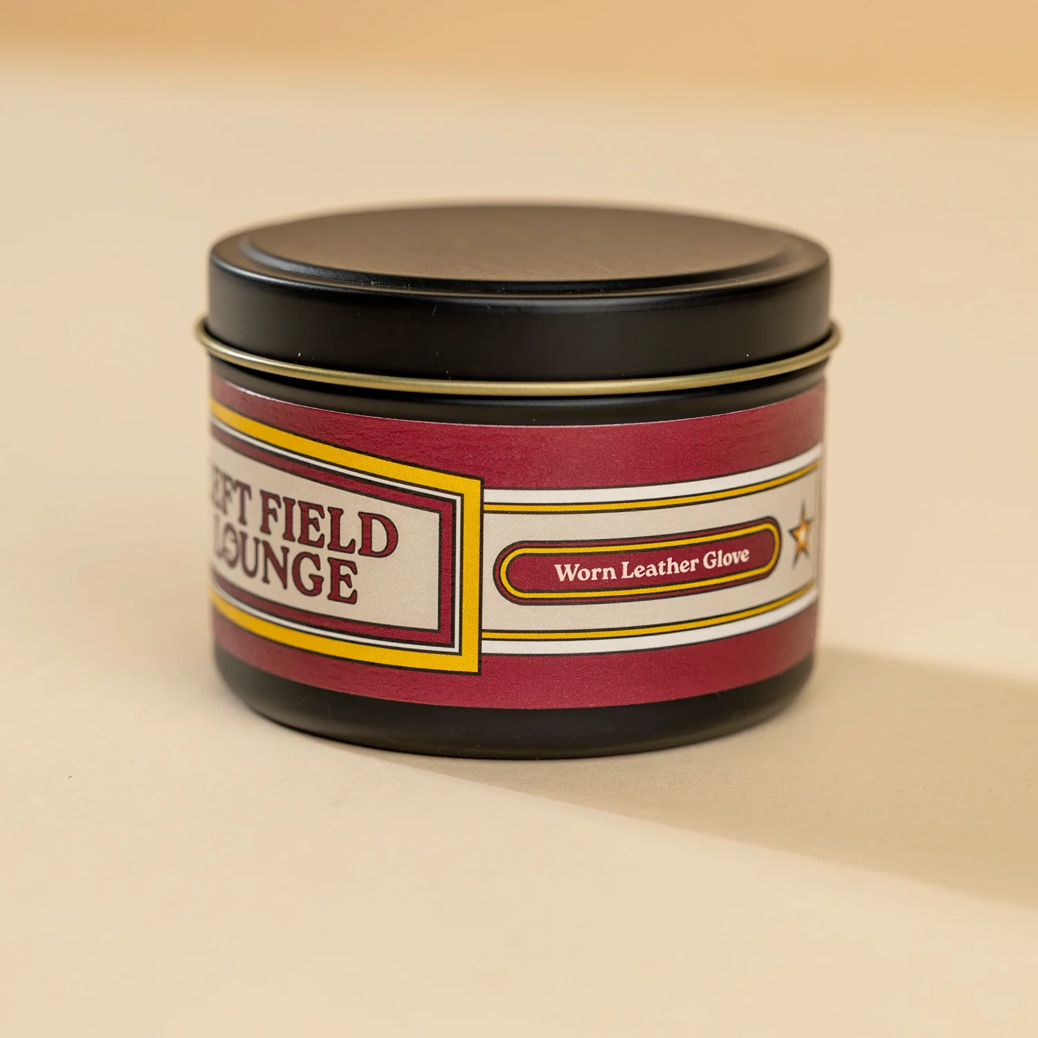 1914-left-field-lounge-5-oz-candle-1.webp