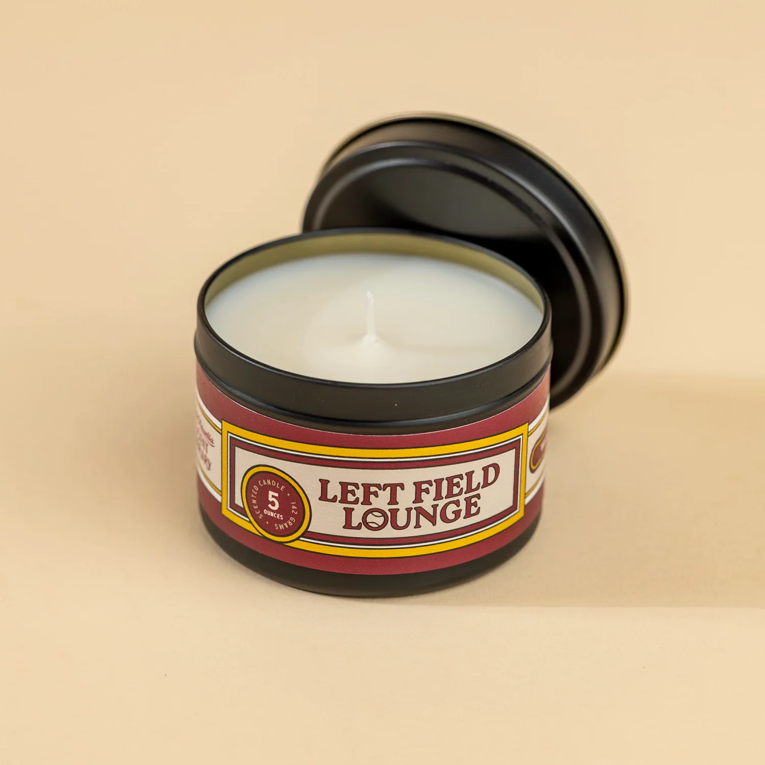 1914-left-field-lounge-5-oz-candle-1.webp