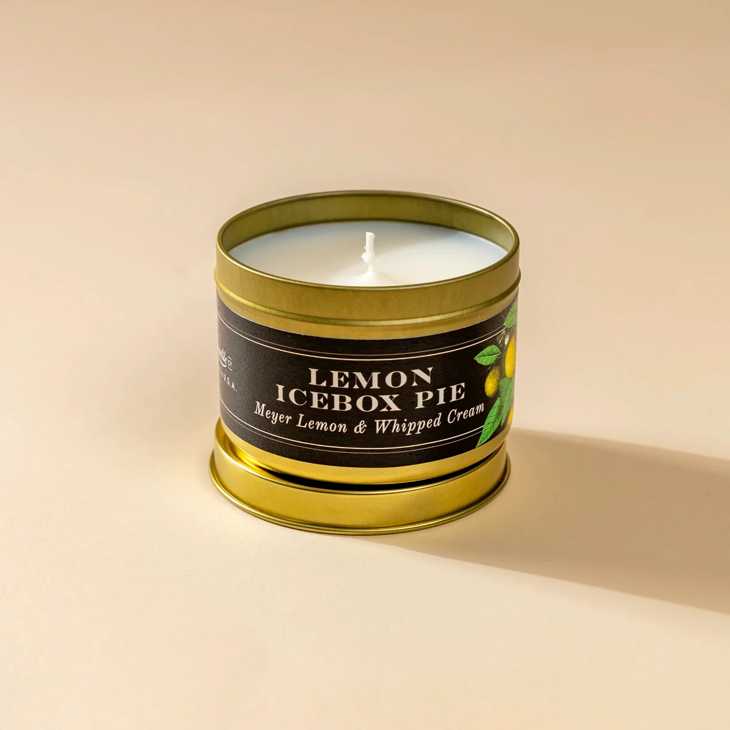 1926-lemon-icebox-pie-5-oz-candle-1.webp