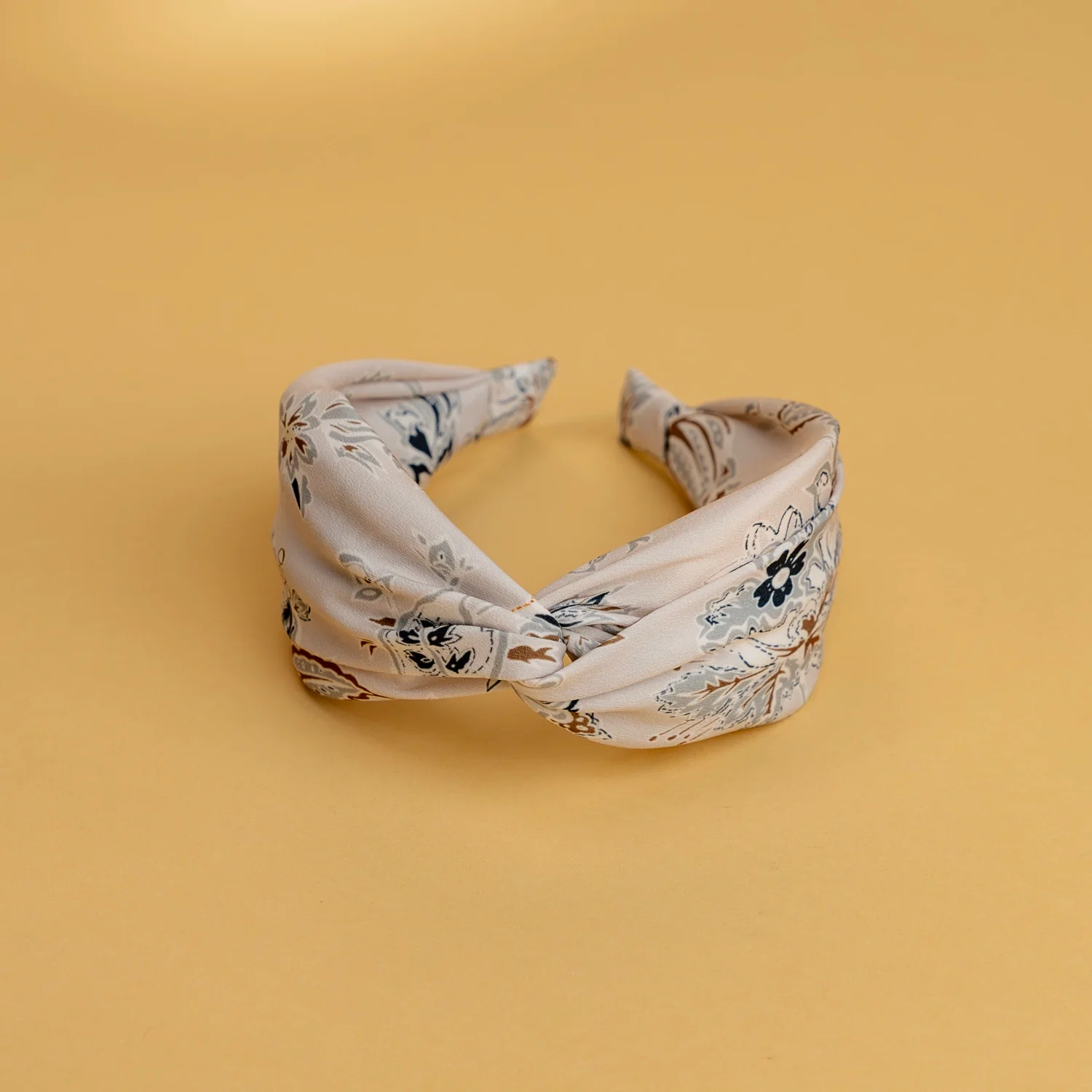 2008-lucy-s-boho-floral-headband-1.webp