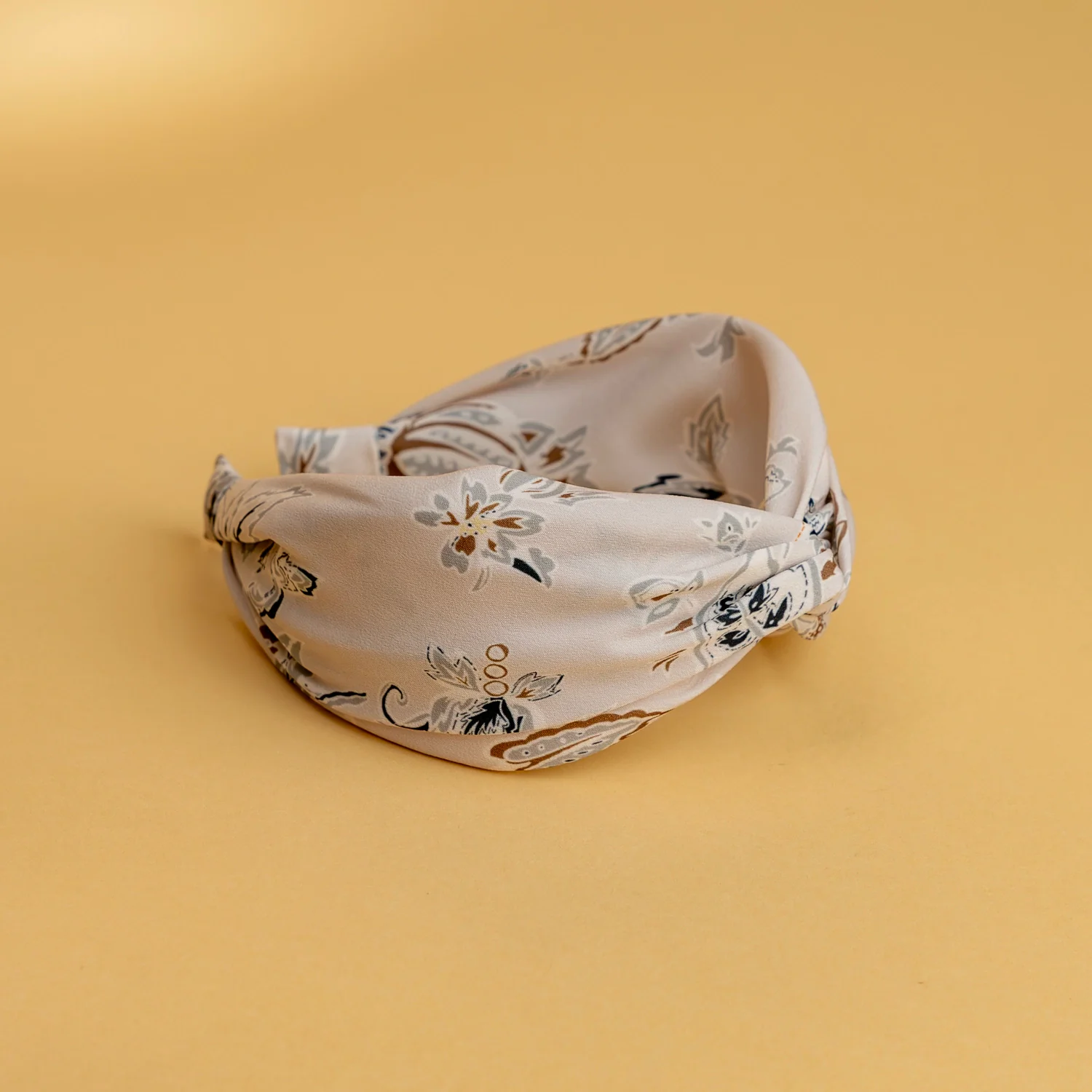 2008-lucy-s-boho-floral-headband-1.webp