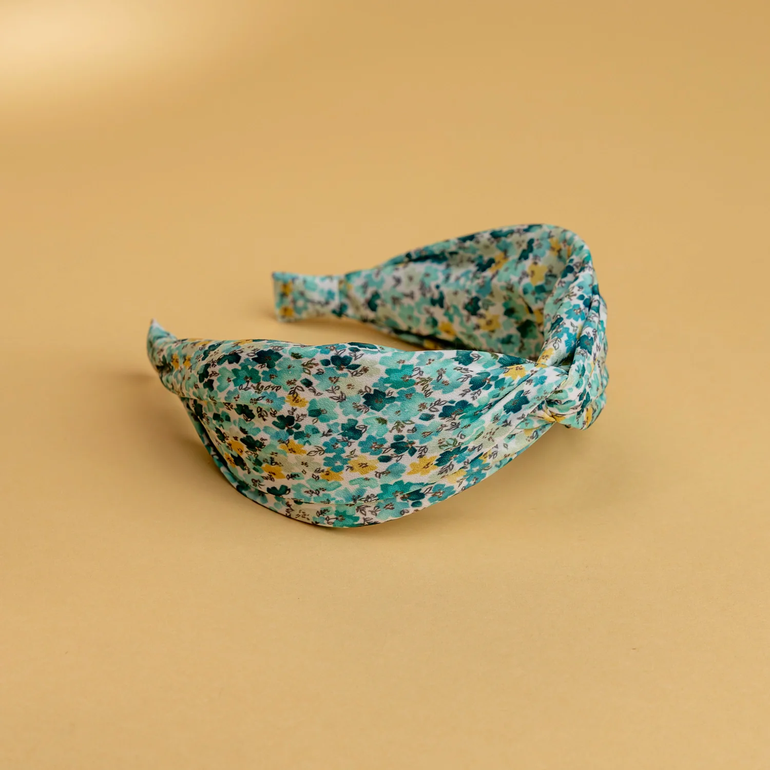 2011-lucy-s-bright-floral-headband-1.webp