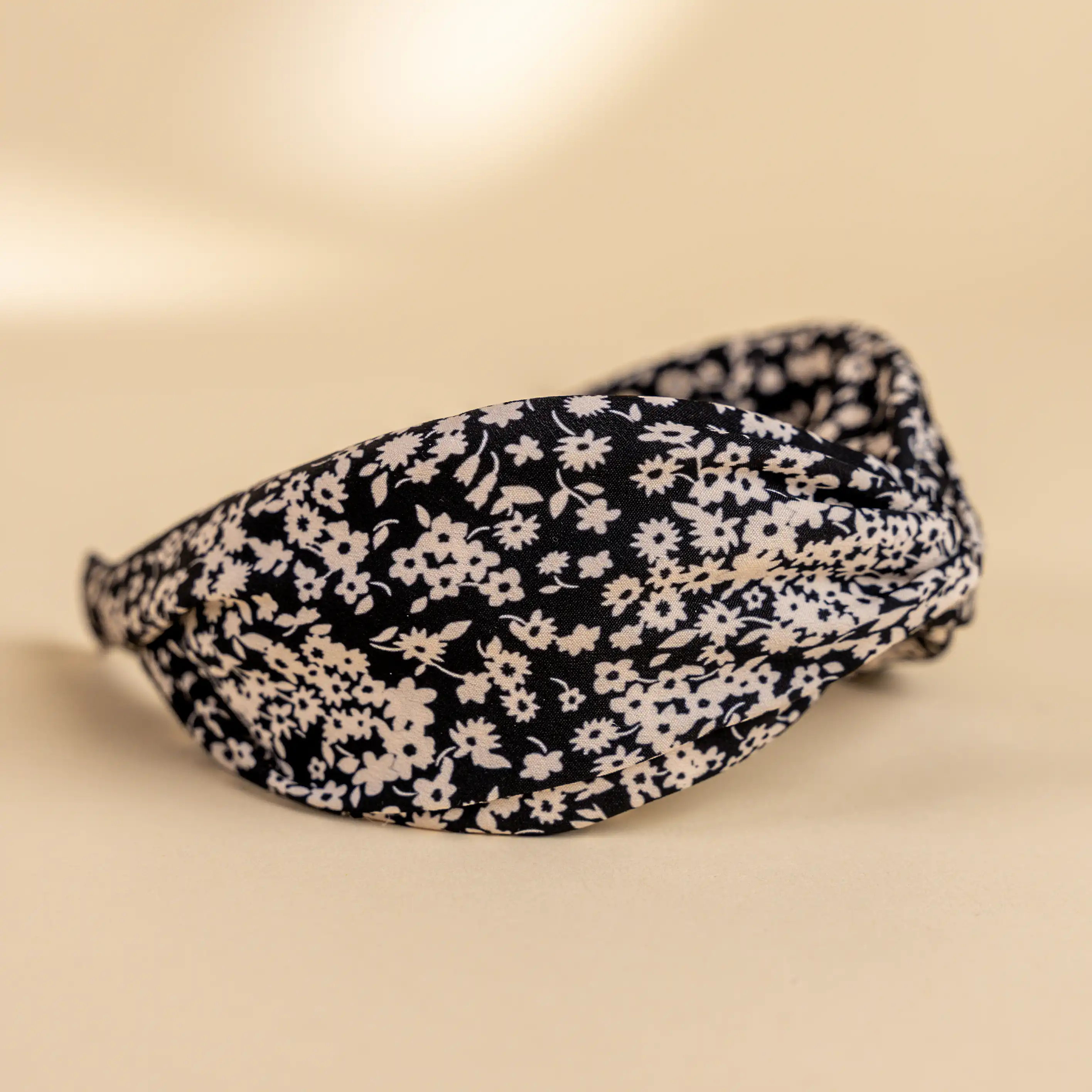 2058-lucy-s-simple-floral-headband-1.webp