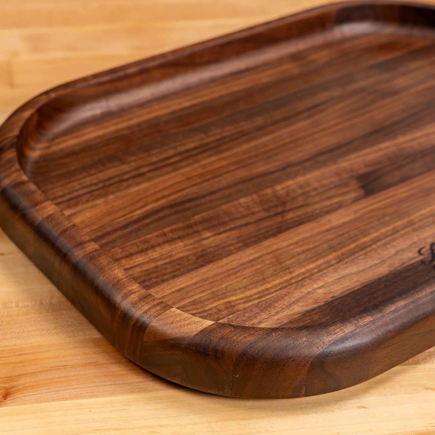 249-walnut-carving-block-1.webp