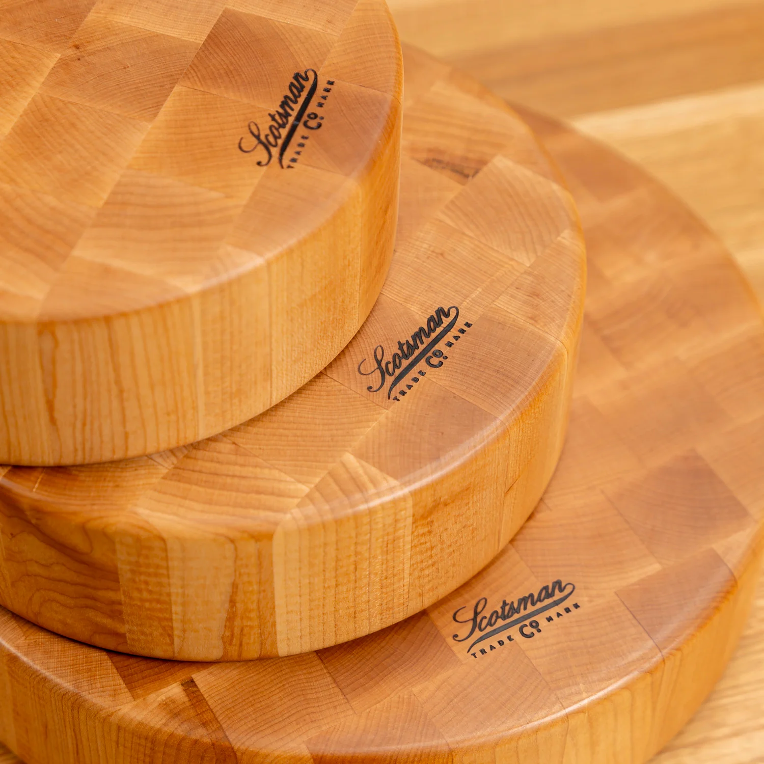 274-maple-end-grain-round-butcher-block-1.webp
