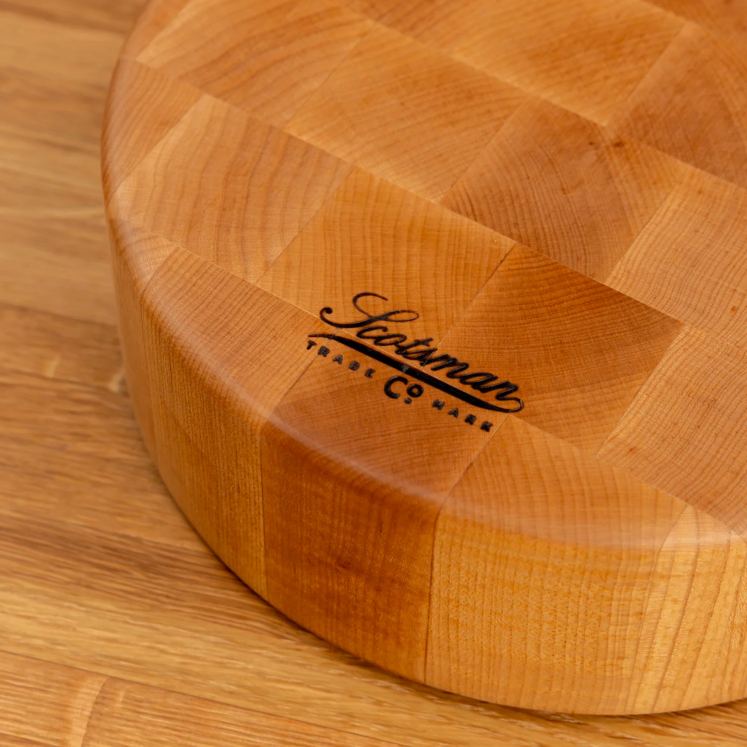 274-maple-end-grain-round-butcher-block-1.webp
