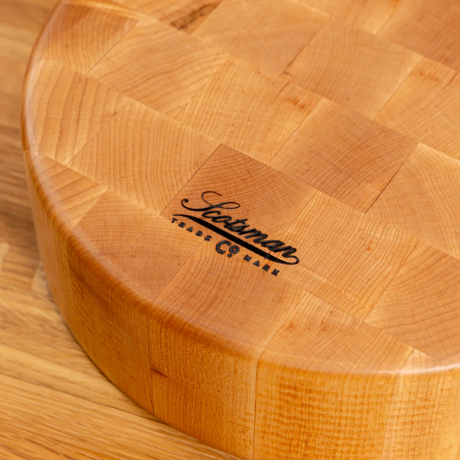 274-maple-end-grain-round-butcher-block-1.webp