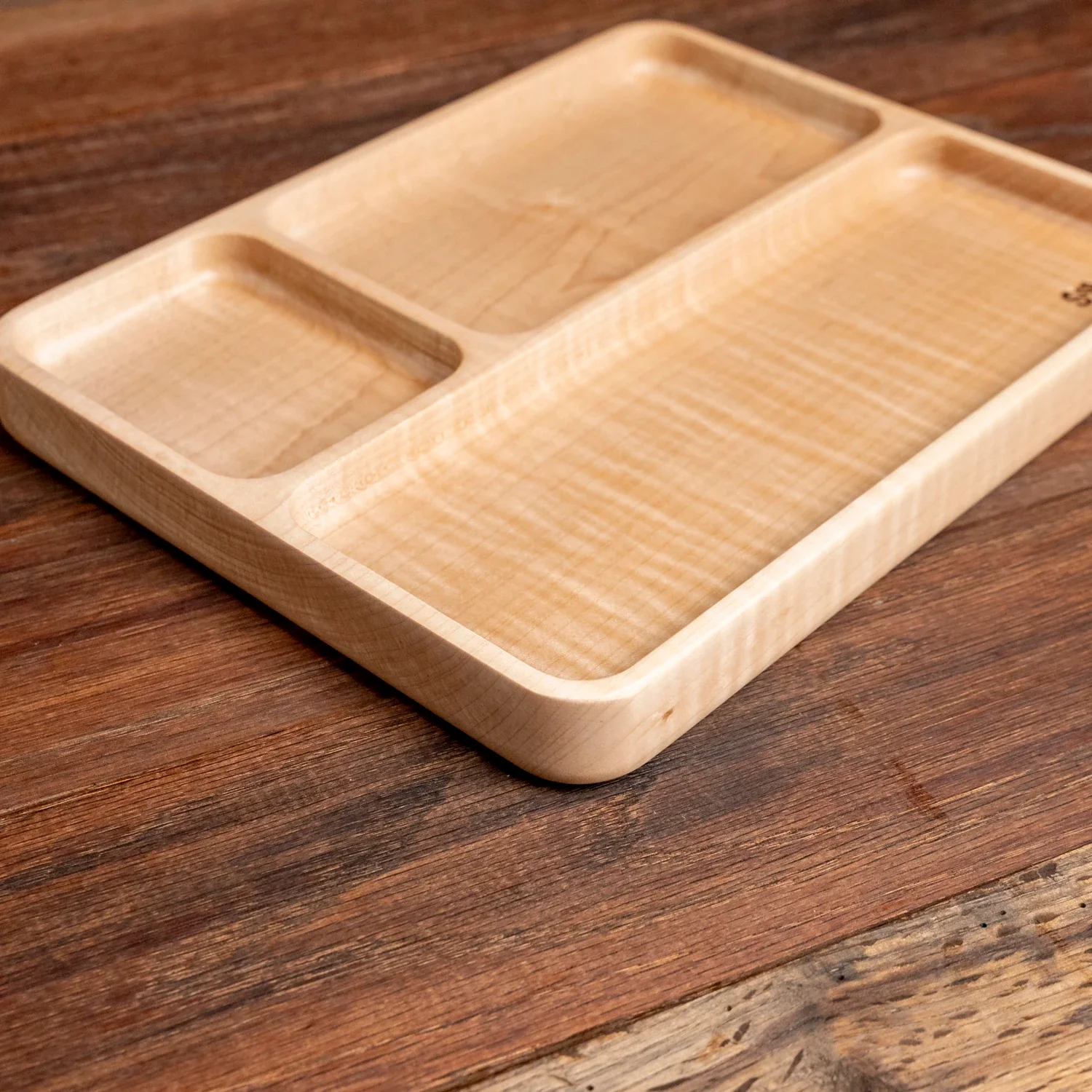 2795-maple-wooden-valet-1.webp