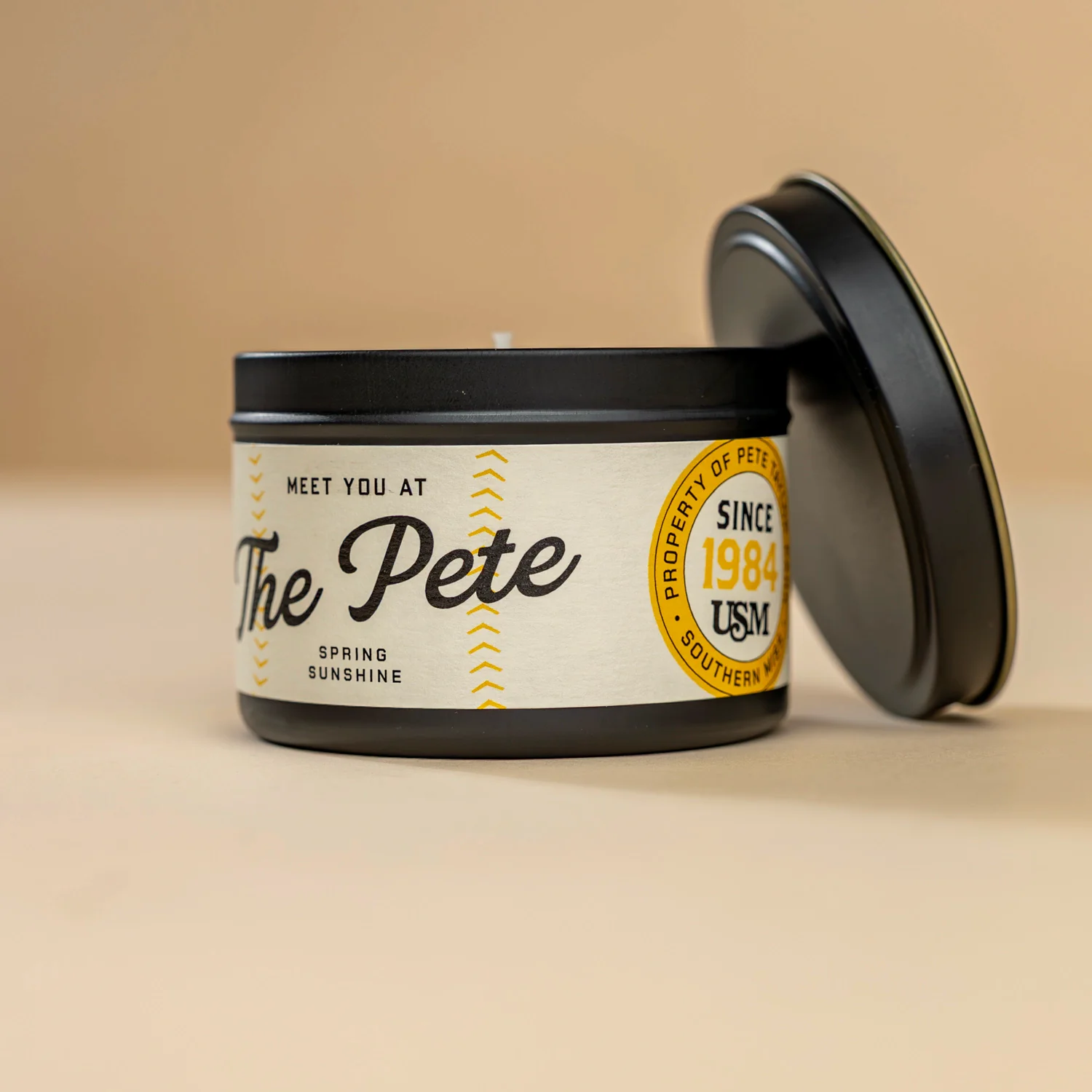 2822-meet-you-at-the-pete-5-oz-candle-1.webp