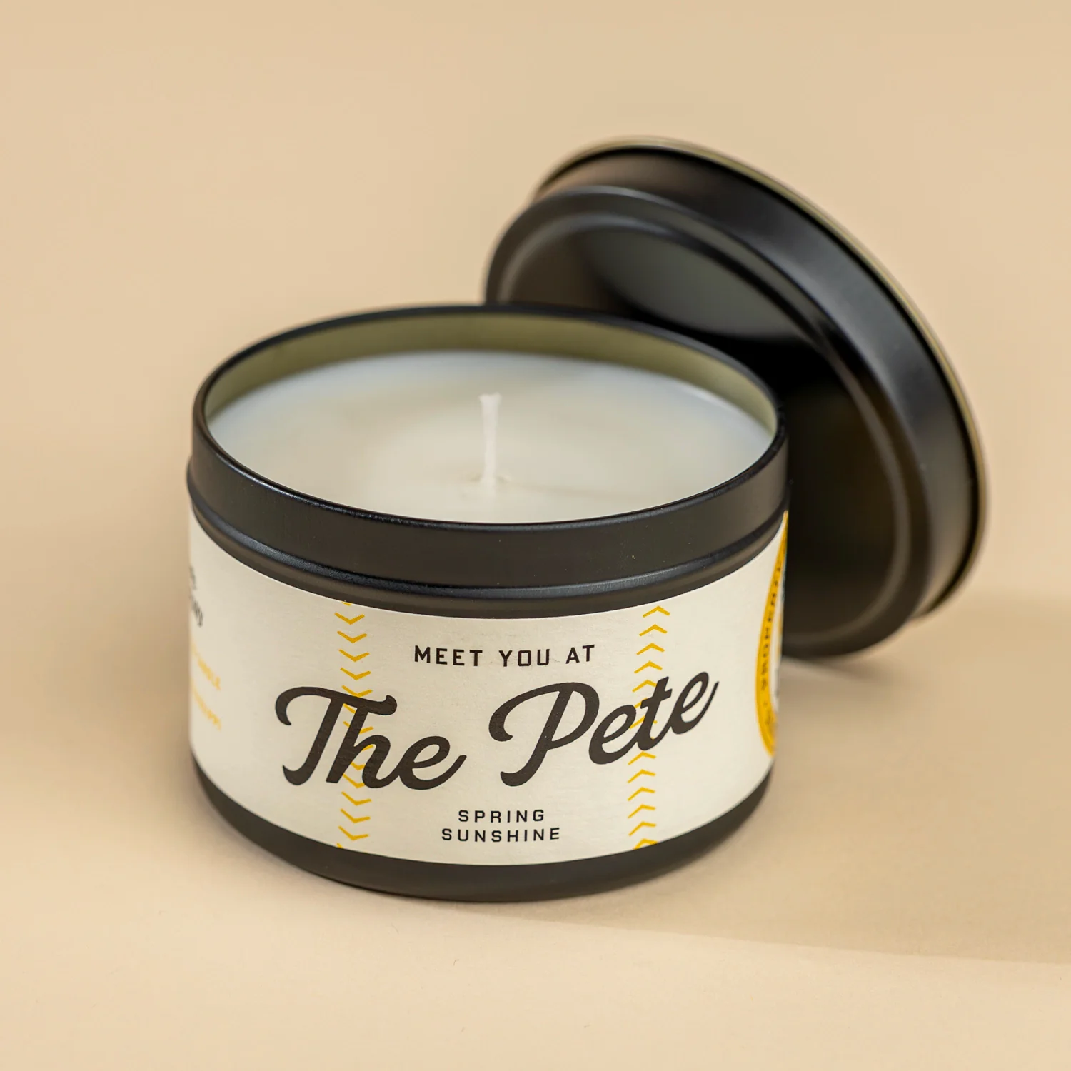 2822-meet-you-at-the-pete-5-oz-candle-1.webp