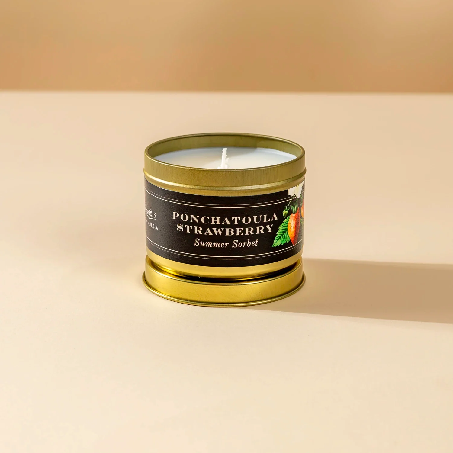 3012-ponchatoula-strawberry-5-oz-candle-1.webp