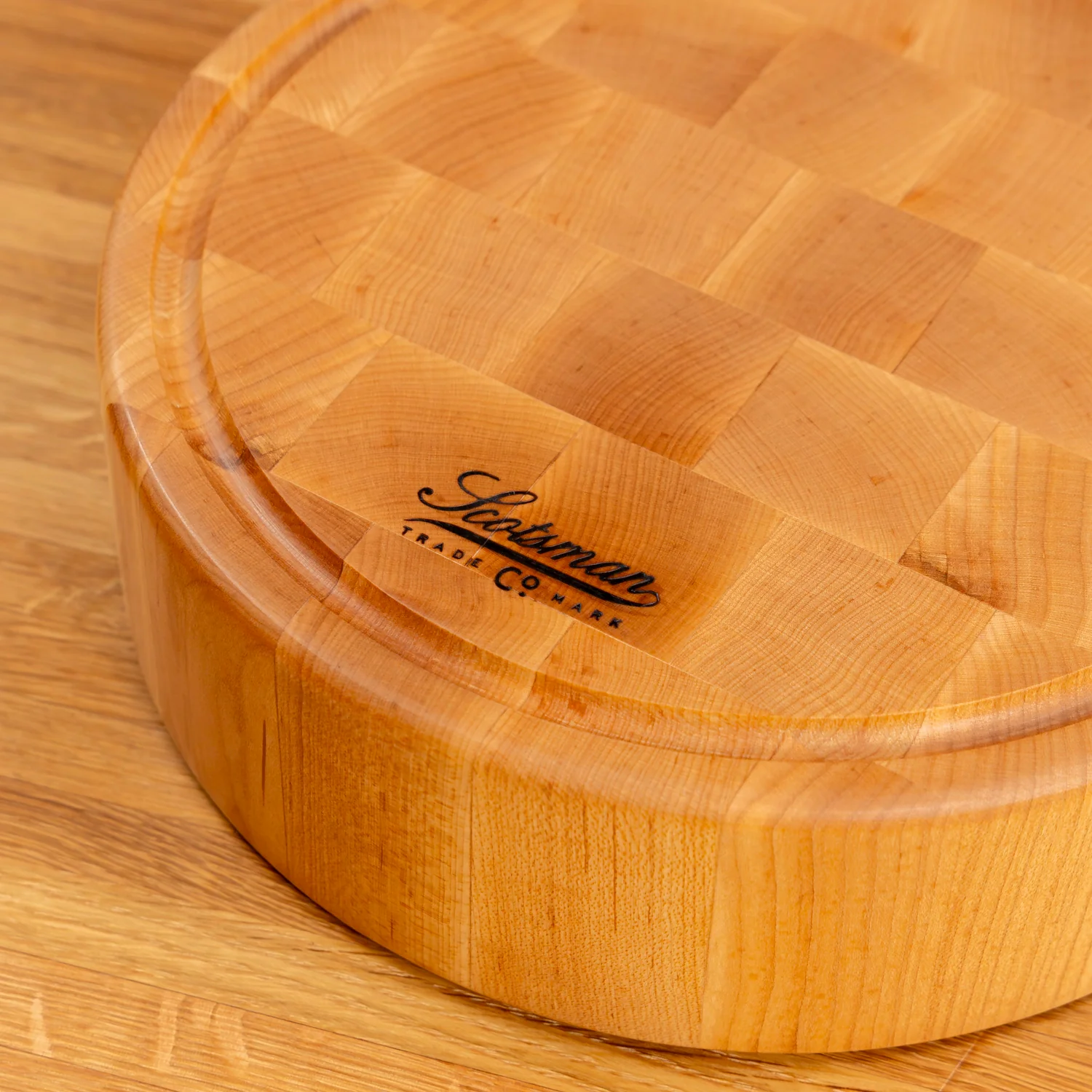 323-maple-end-grain-round-butcher-block-with-juice-groove-1.webp