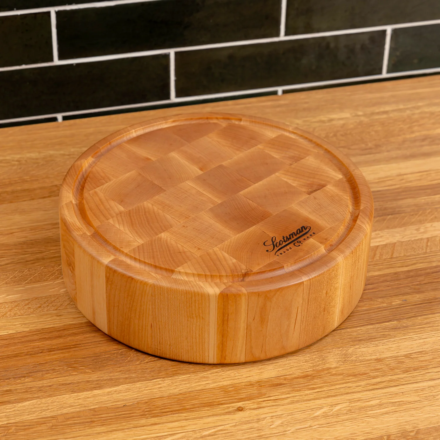 323-maple-end-grain-round-butcher-block-with-juice-groove-1.webp