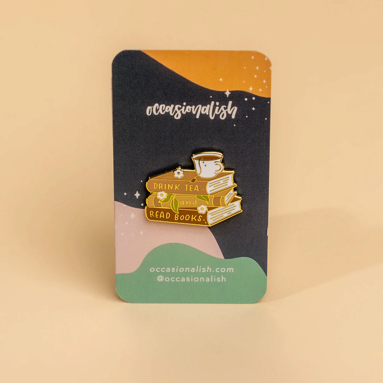 3641-tea-and-books-enamel-pin-1.webp