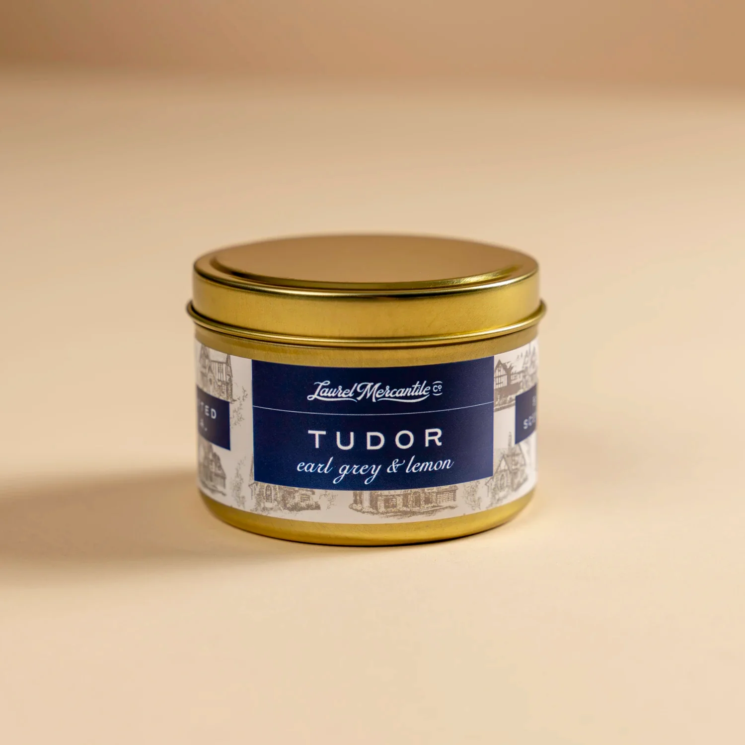 3795-tudor-5-oz-candle-1.webp