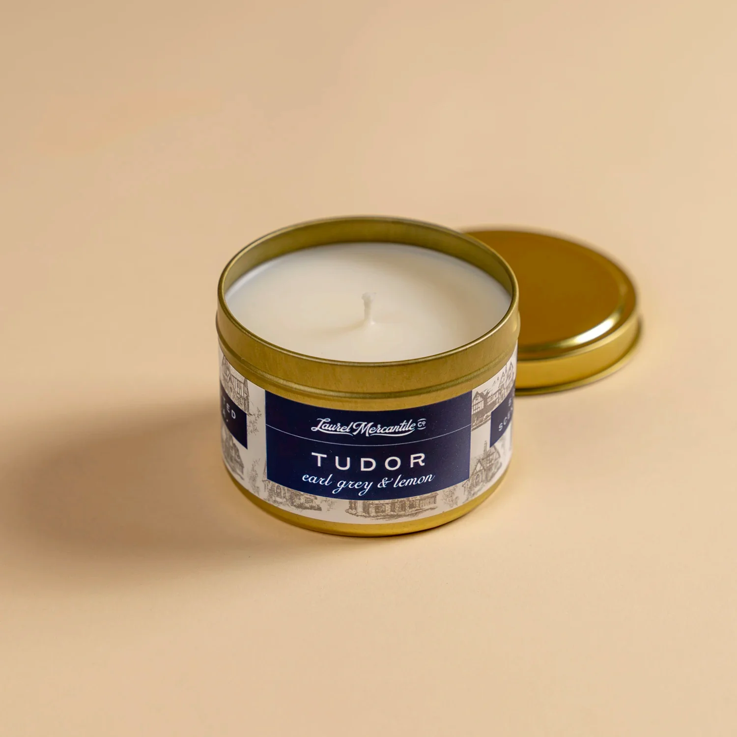 3795-tudor-5-oz-candle-1.webp