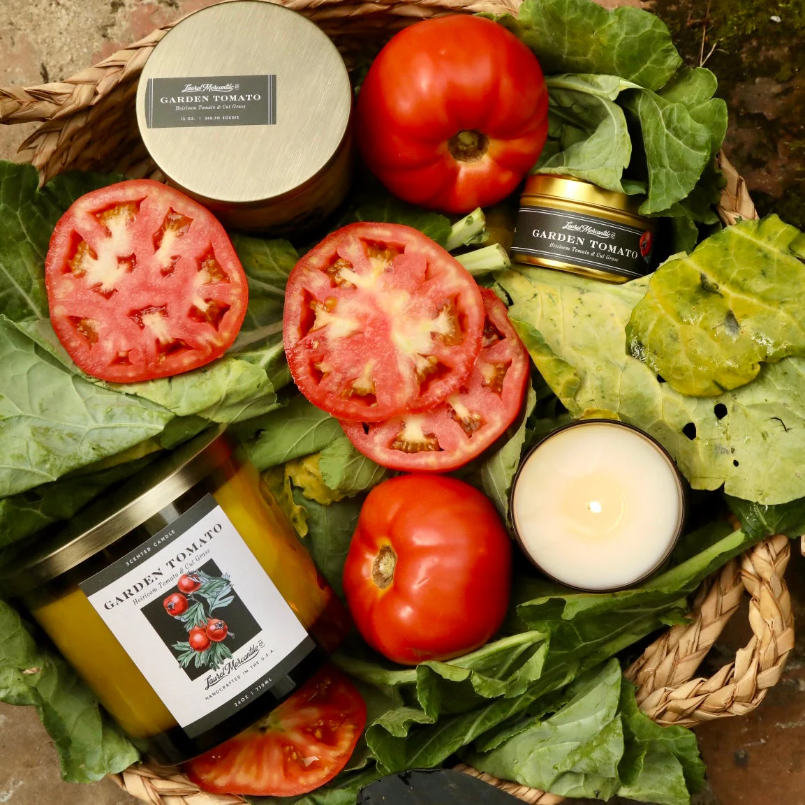 414-garden-tomato-candle-1.webp