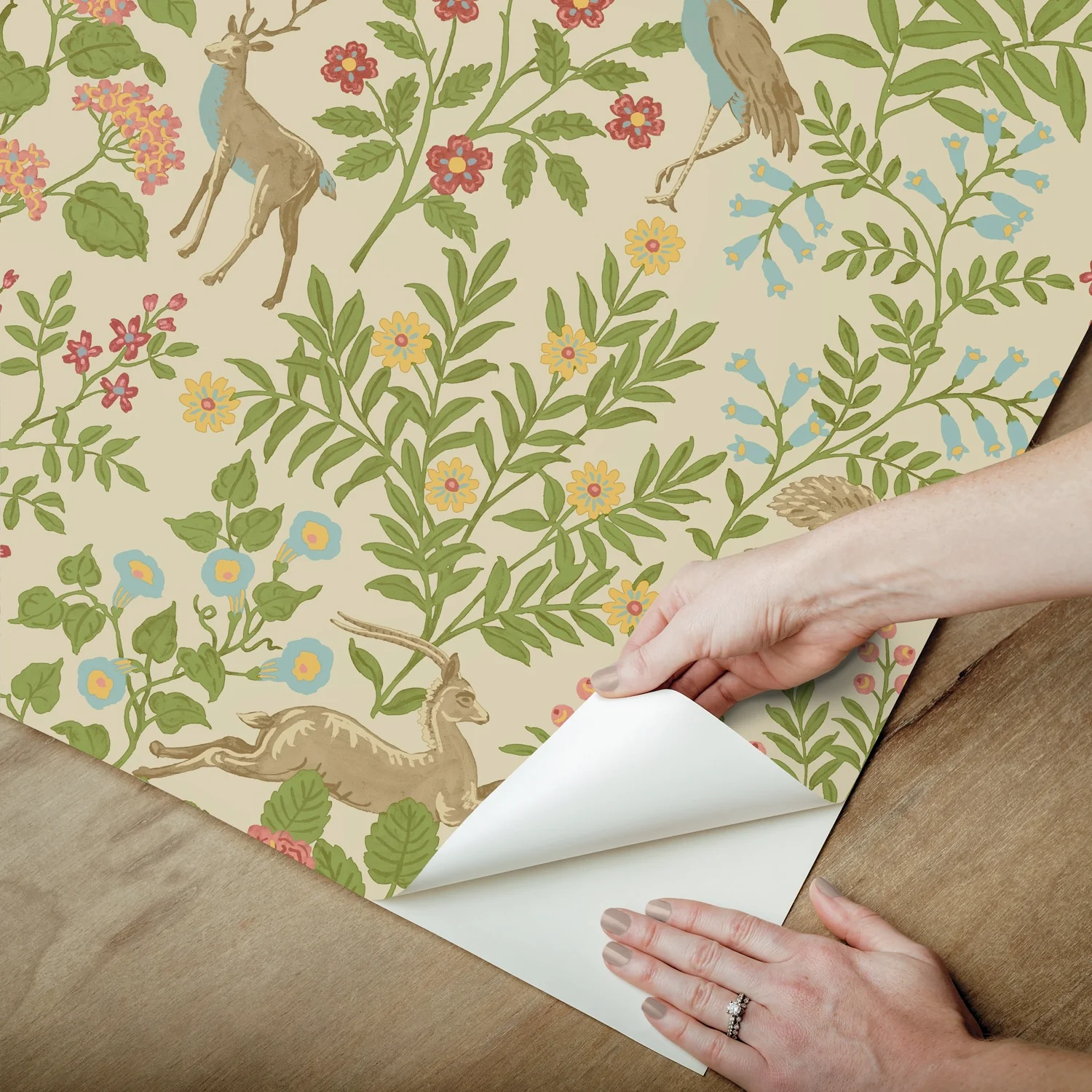 4552-woodland-floral-premium-peel-stick-wallpaper-roll-1.webp