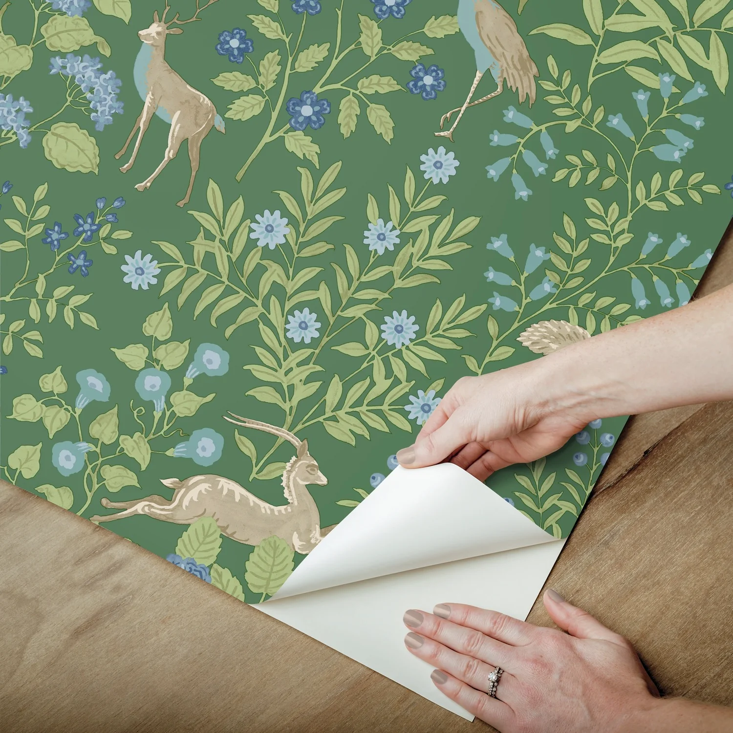 4552-woodland-floral-premium-peel-stick-wallpaper-roll-1.webp