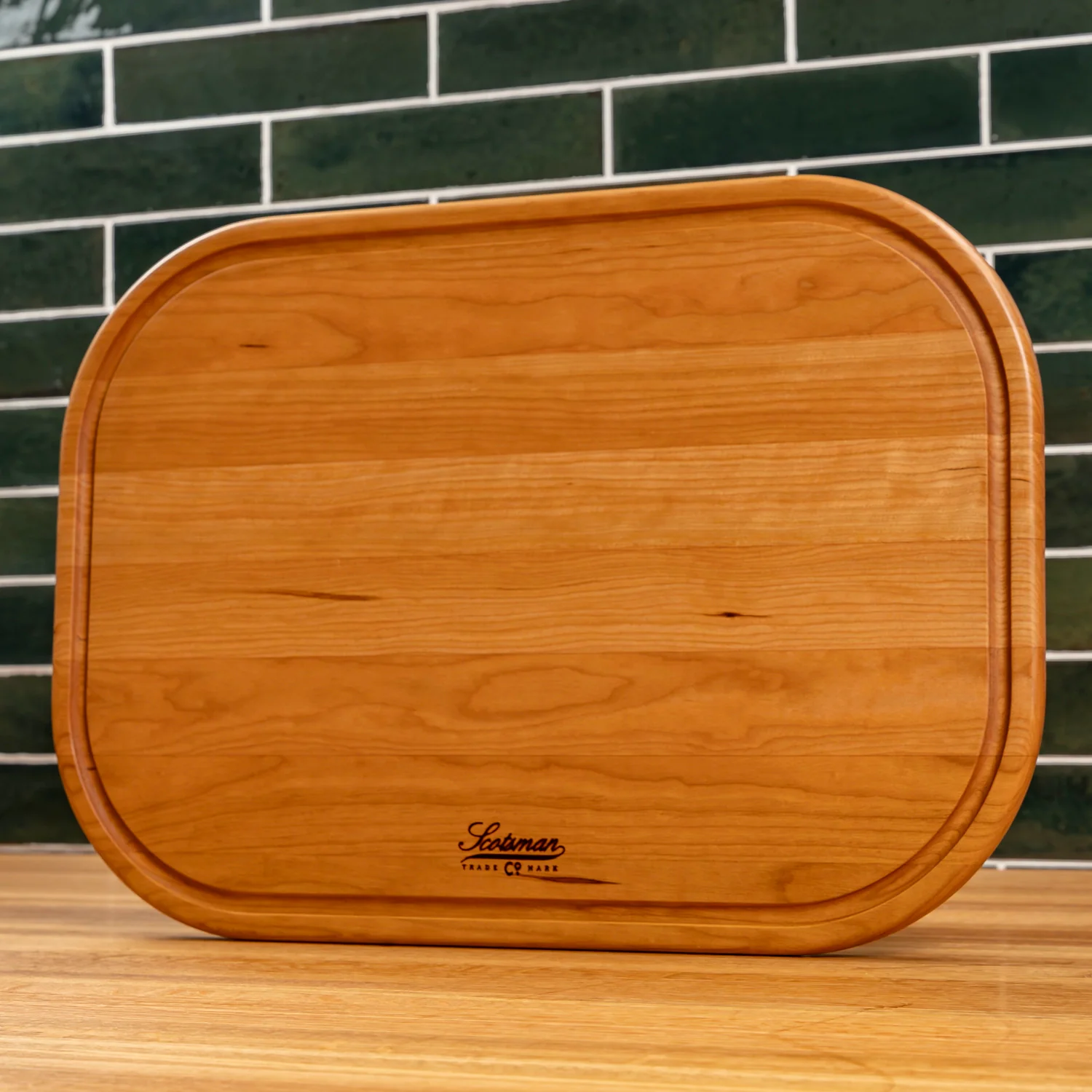 524-cherry-rectangle-serving-board-with-juice-groove-1.webp
