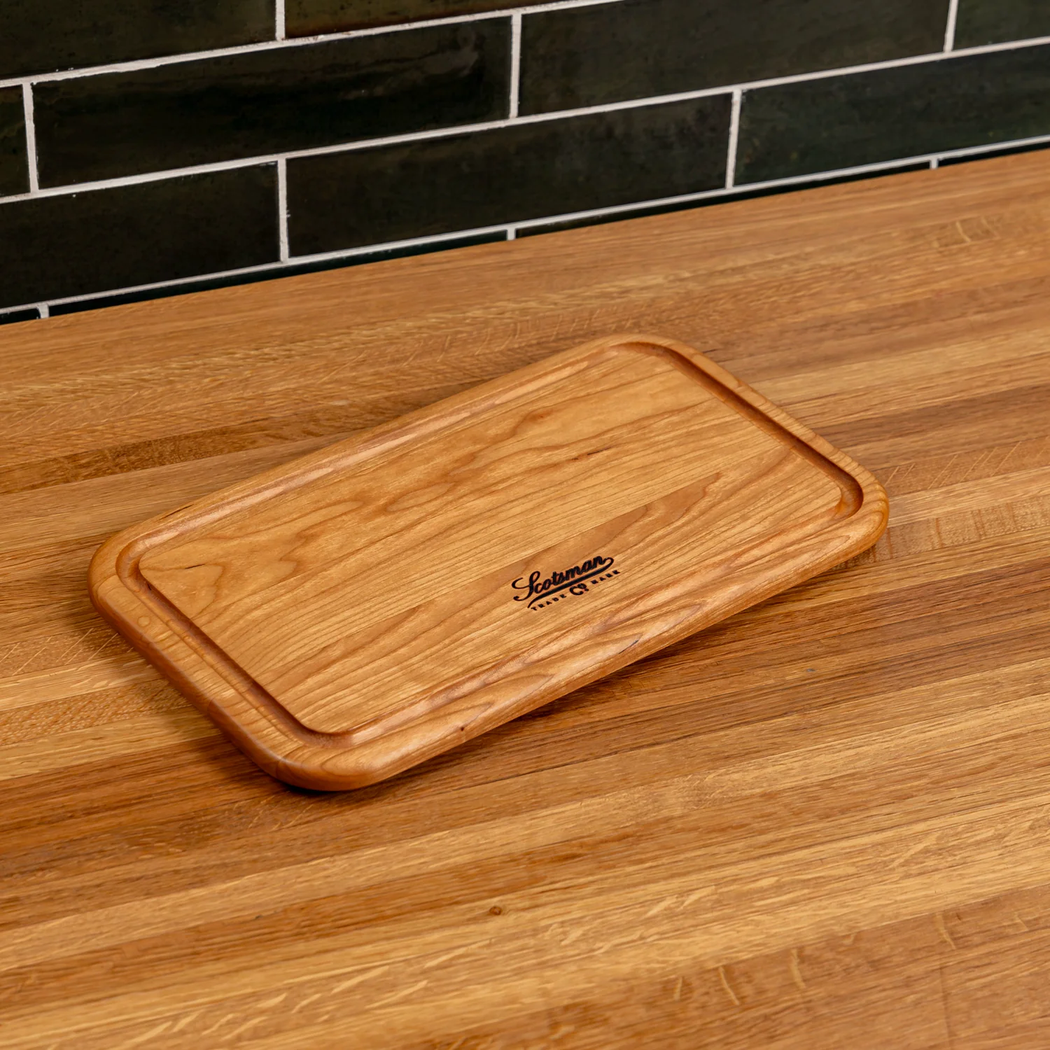 524-cherry-rectangle-serving-board-with-juice-groove-1.webp
