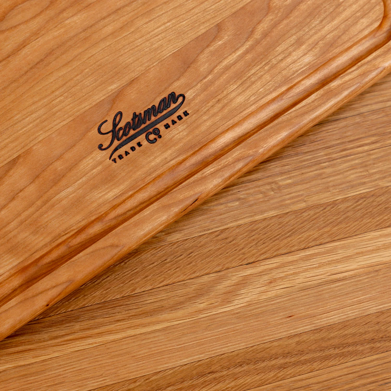 524-cherry-rectangle-serving-board-with-juice-groove-1.webp