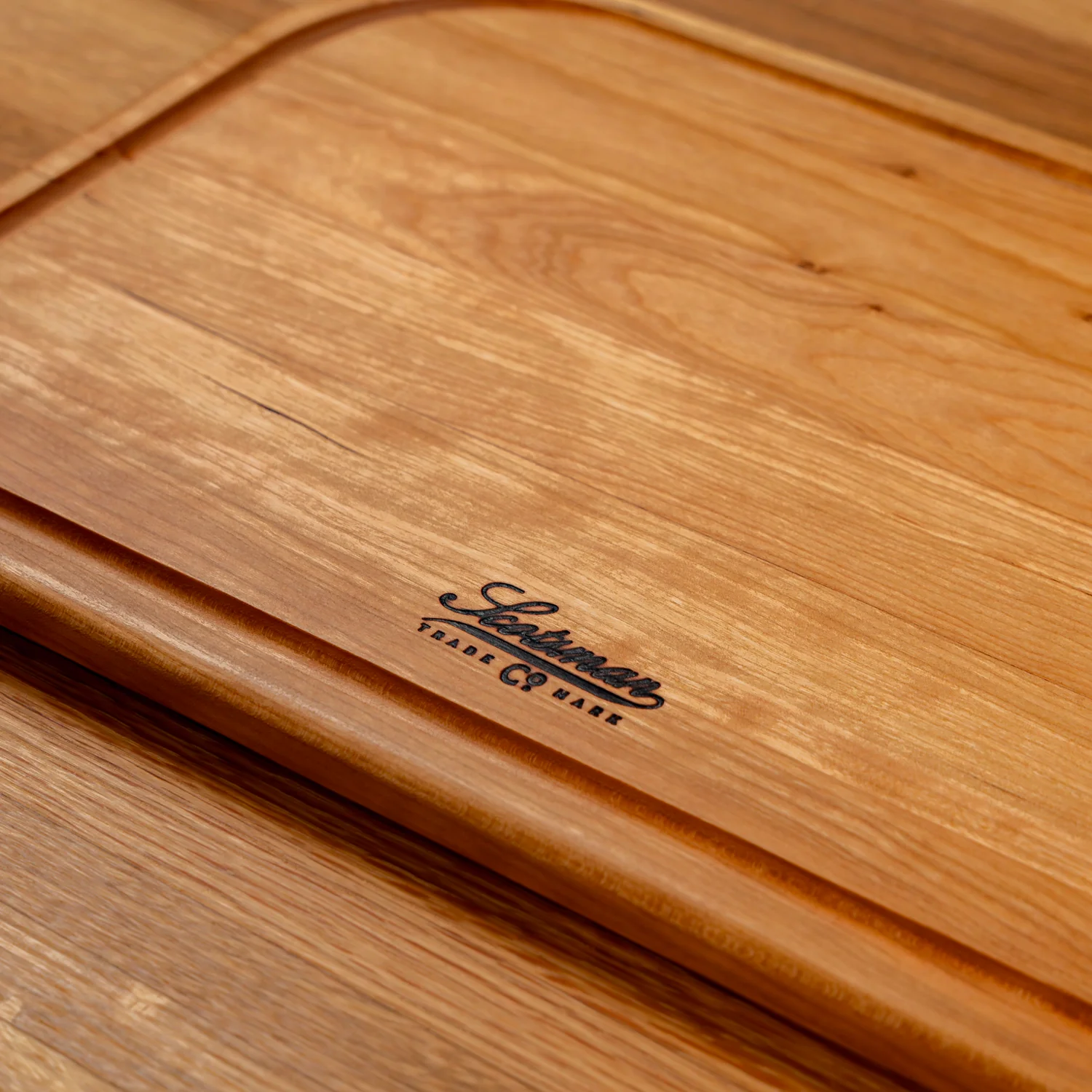 524-cherry-rectangle-serving-board-with-juice-groove-1.webp