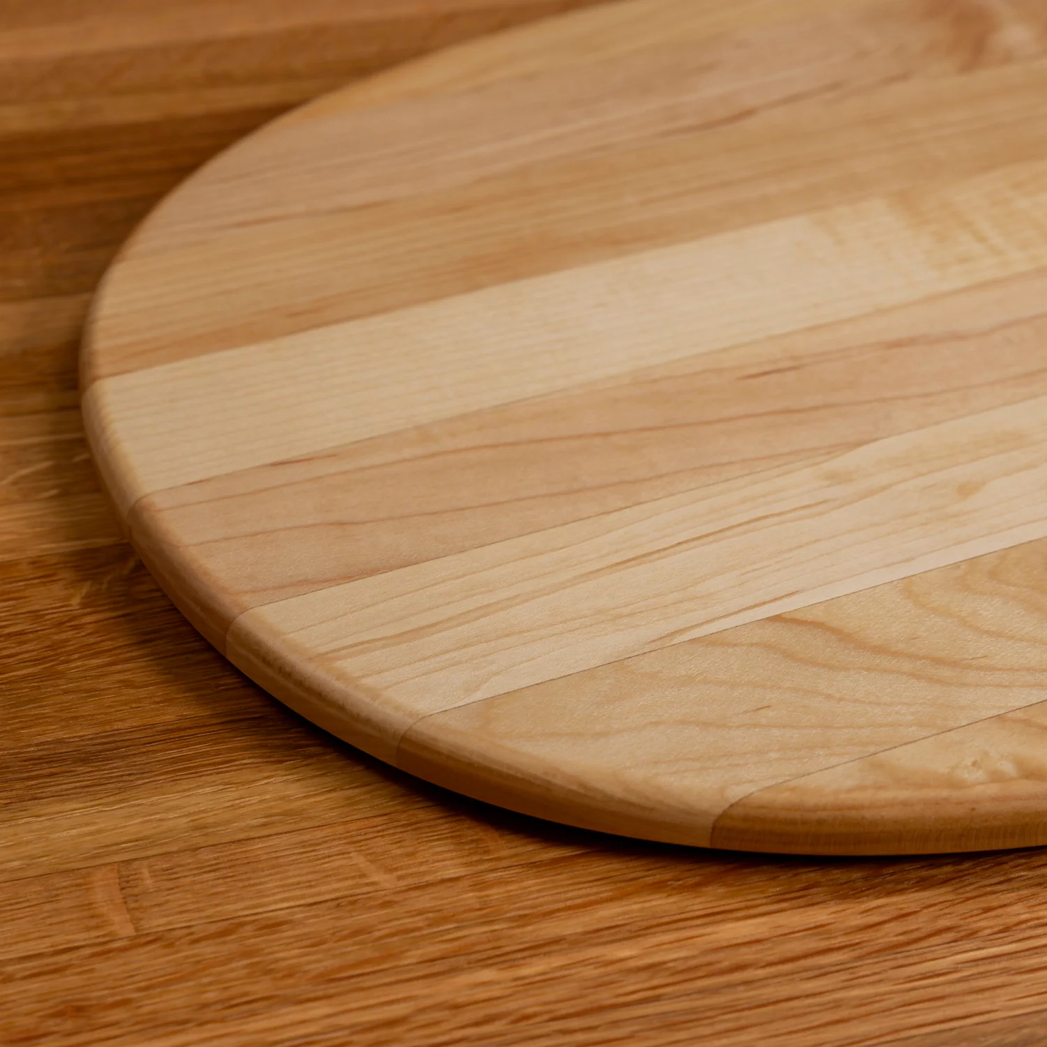 571-maple-oval-serving-board-1.webp