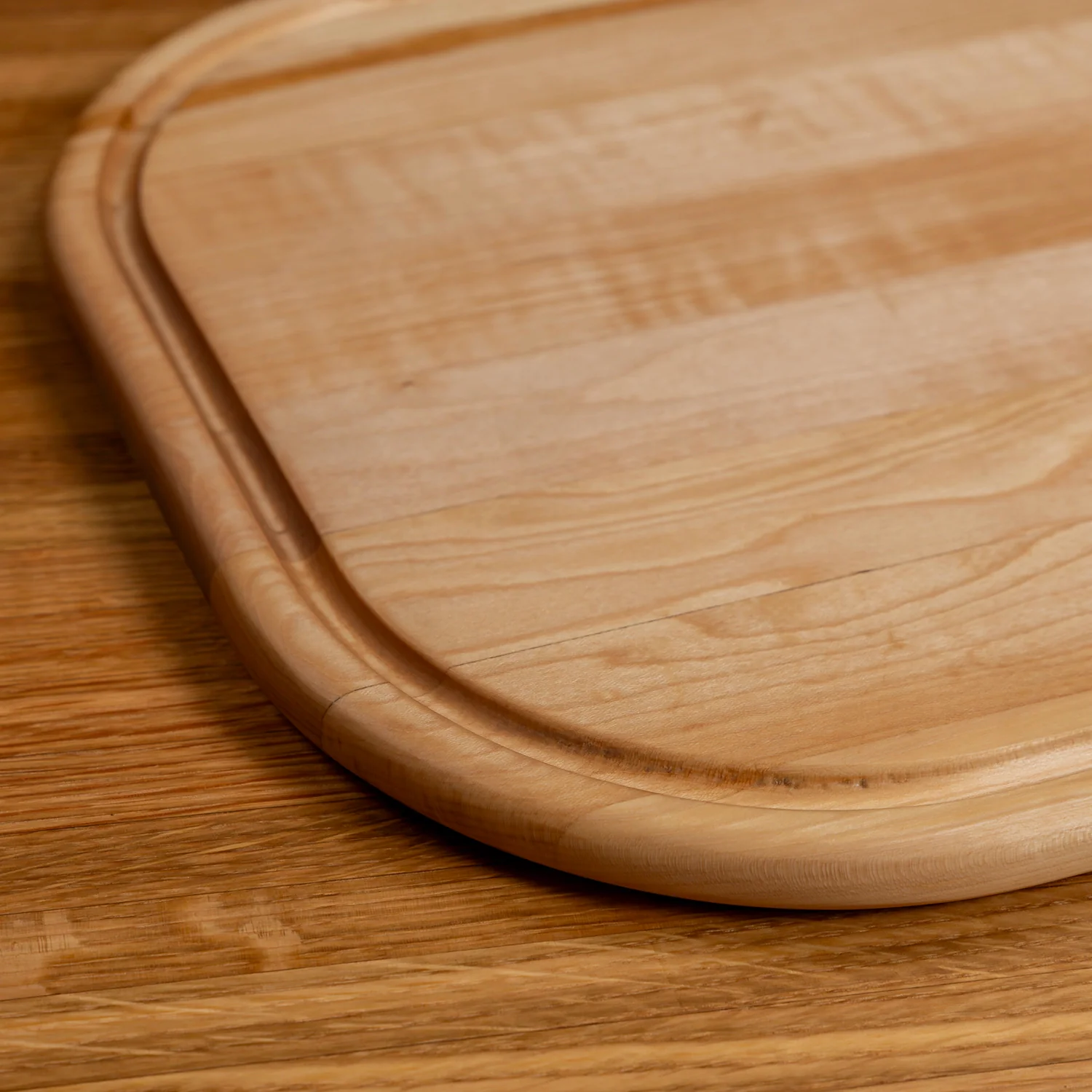 591-maple-rectangle-serving-board-with-juice-groove-1.webp