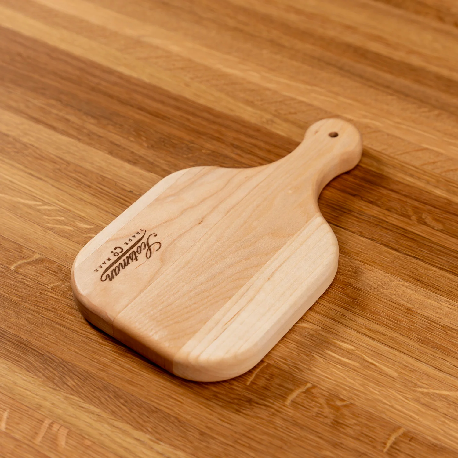 599-maple-square-cheese-board-1.webp