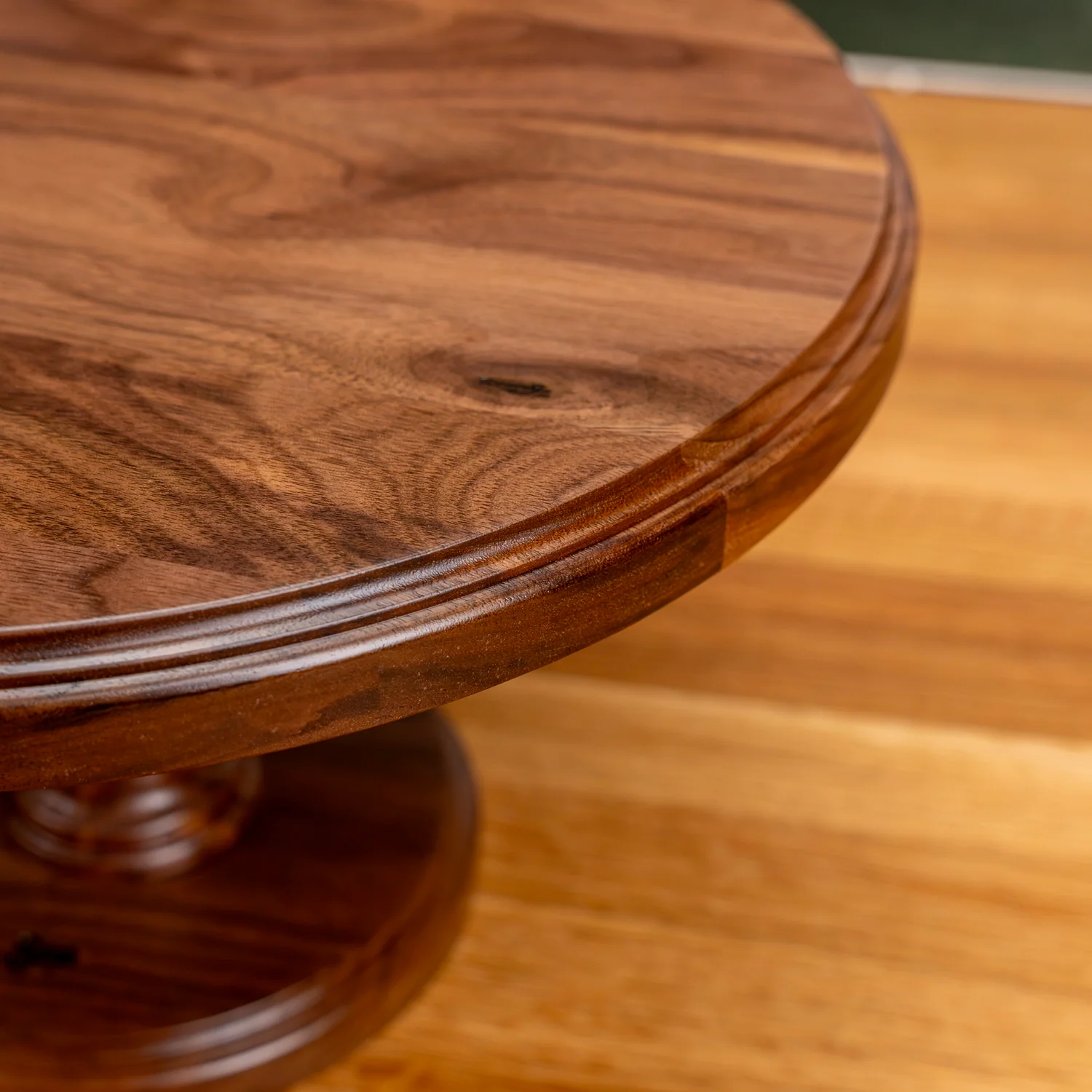 647-walnut-cake-stand-1.webp