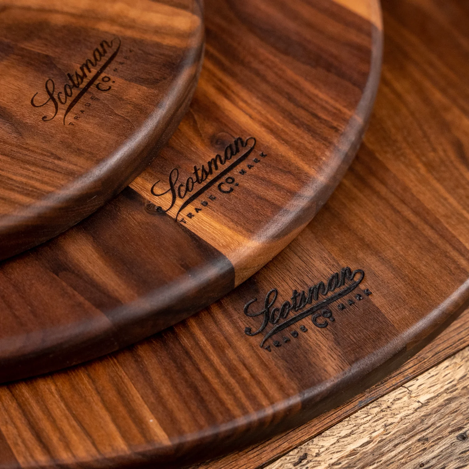 674-walnut-pizza-board-1.jpg