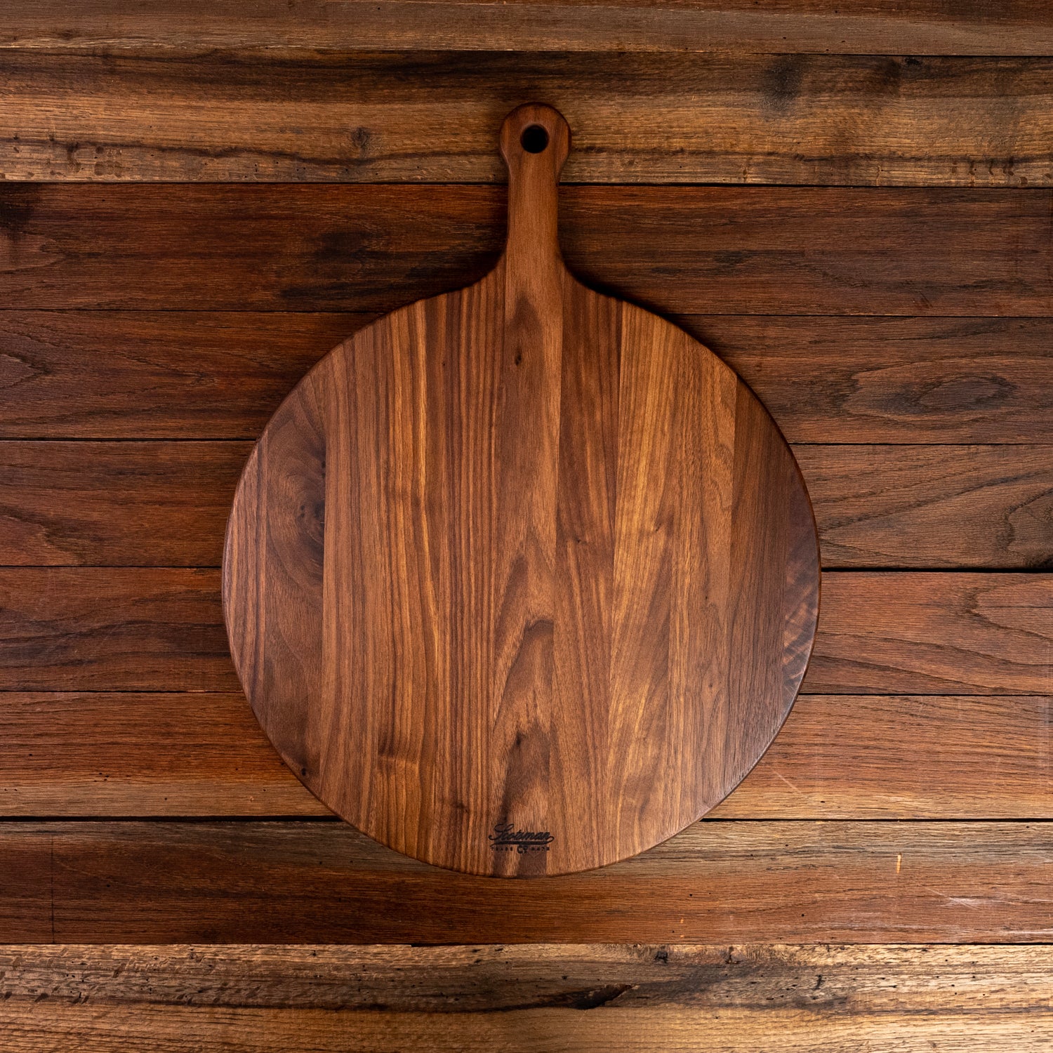 674-walnut-pizza-board-1.jpg