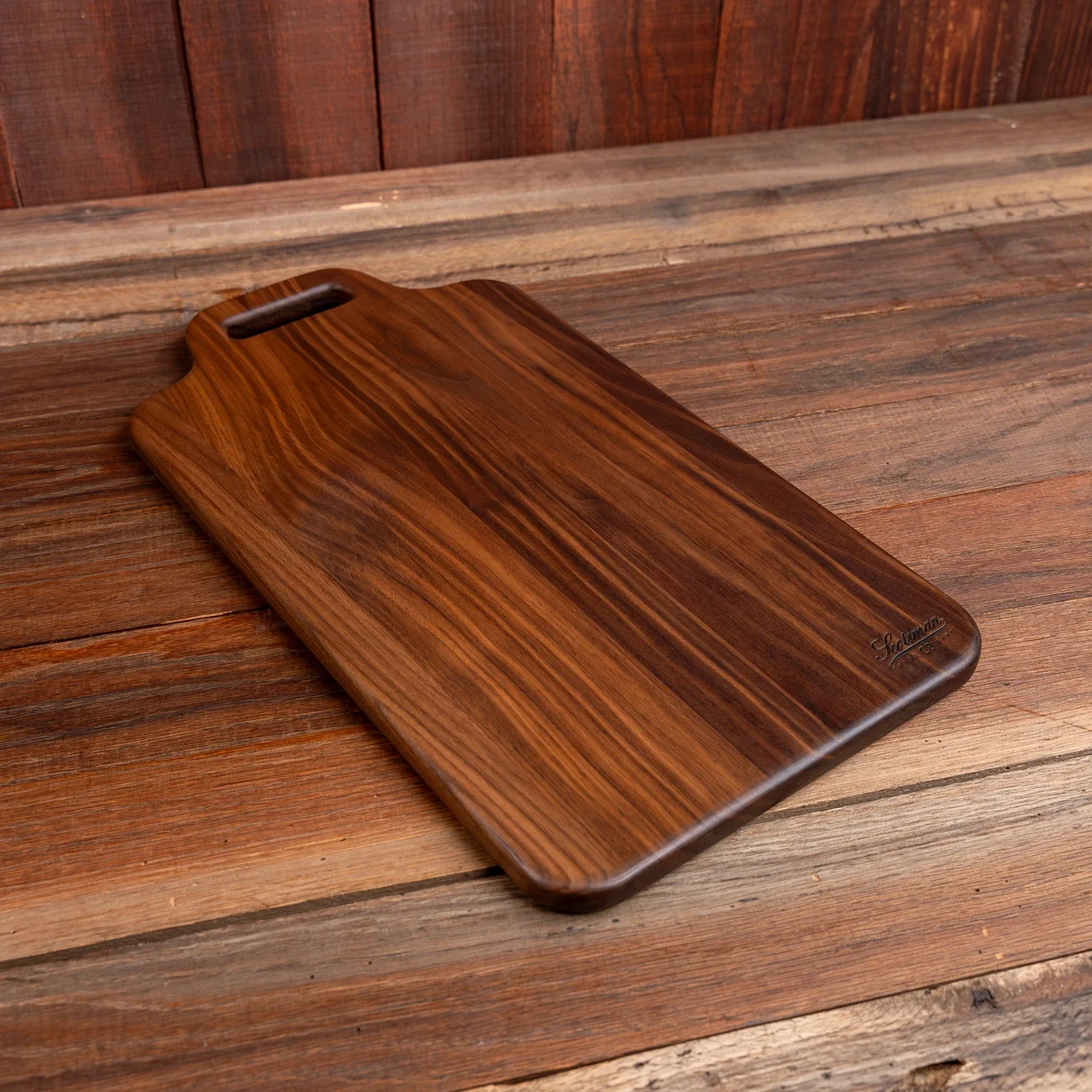 678-walnut-rectangle-cheese-board-1.webp