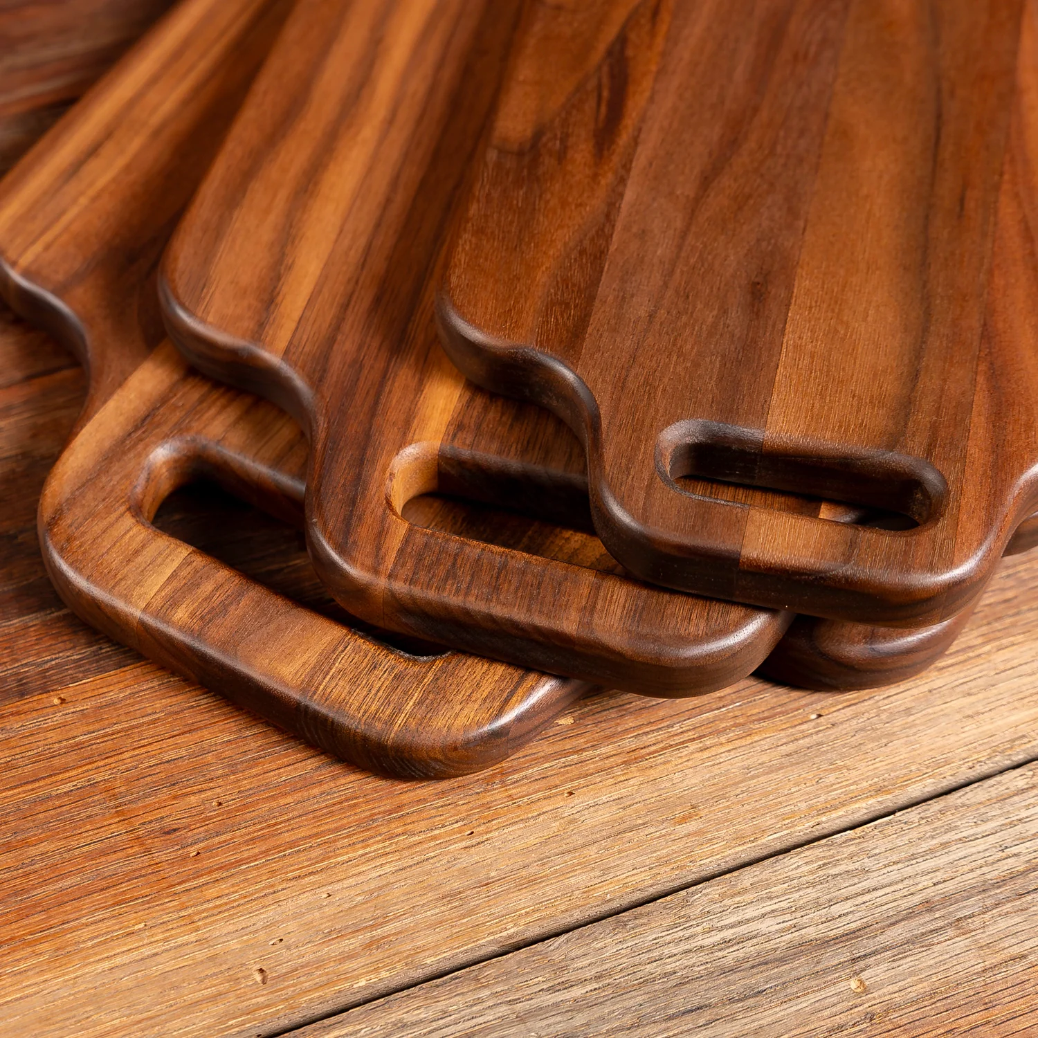 678-walnut-rectangle-cheese-board-1.webp