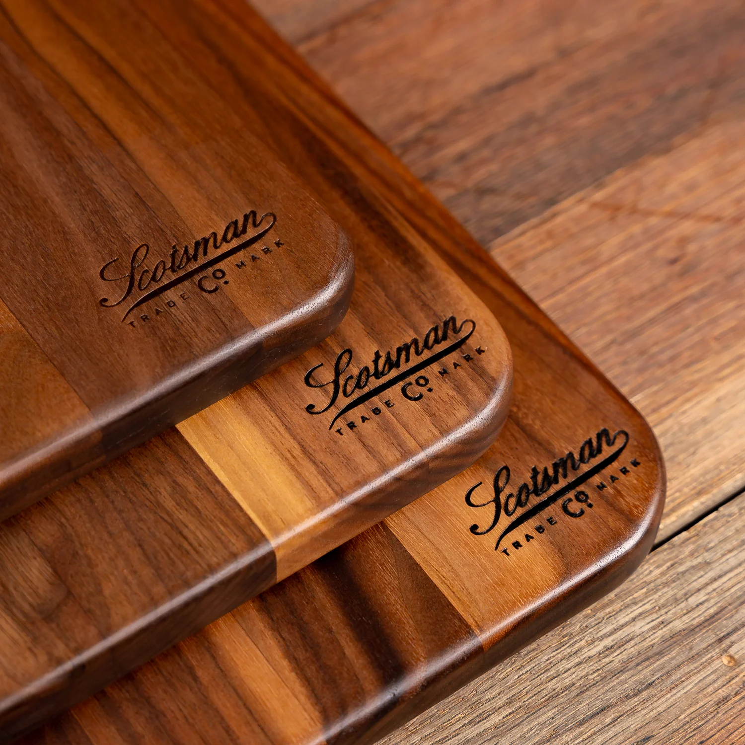 678-walnut-rectangle-cheese-board-1.webp