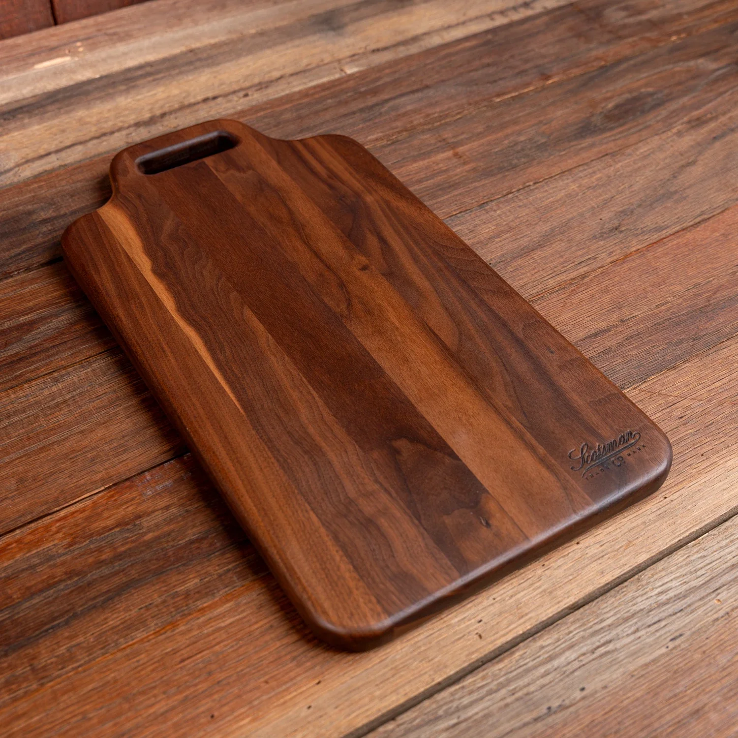 678-walnut-rectangle-cheese-board-1.webp