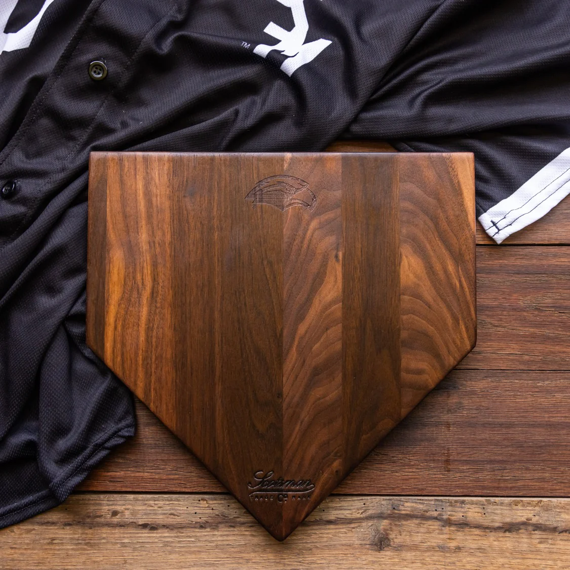 691-walnut-southern-miss-home-plate-serving-board-1.webp